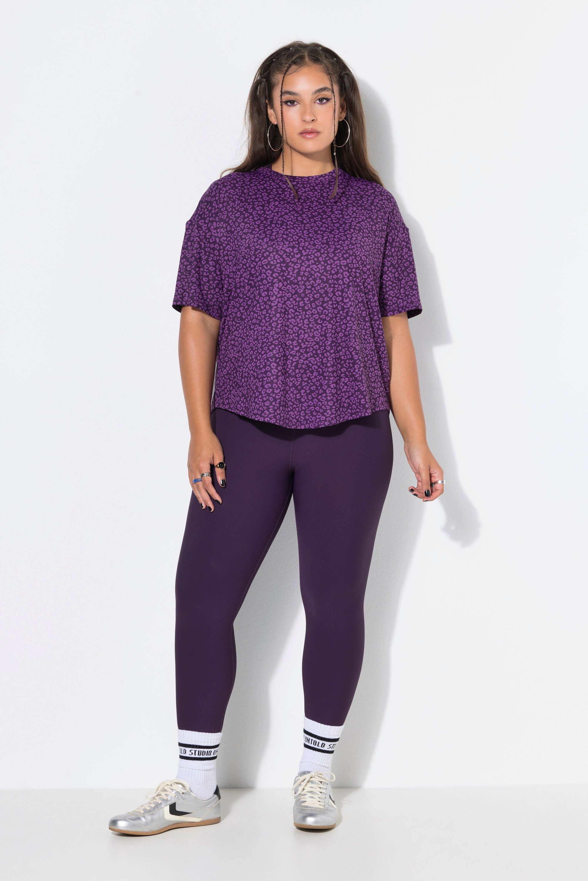 Studio Untold T-Shirt Sport-Shirt Oversize Shape Leo Rückenprint – Bild 4 von 5