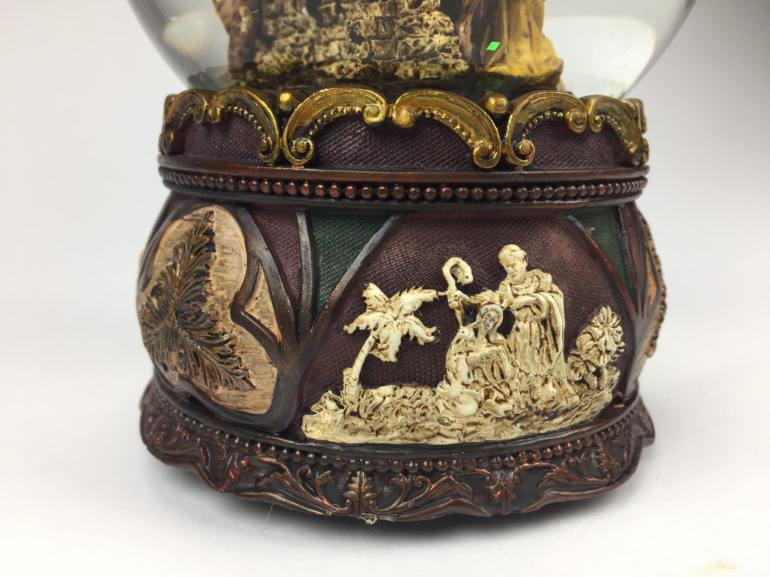 Musicboxworld Spieluhr Glitzerkugel Krippe