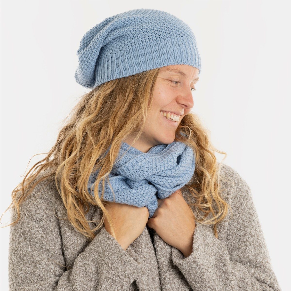 Knit Factory Strickschal Coco Loop Schal Crystal Blue One Size, (Set, 1-St. Spar-Set), Schal Damen Herren set loop tücher schals winter Strick Mode herbst