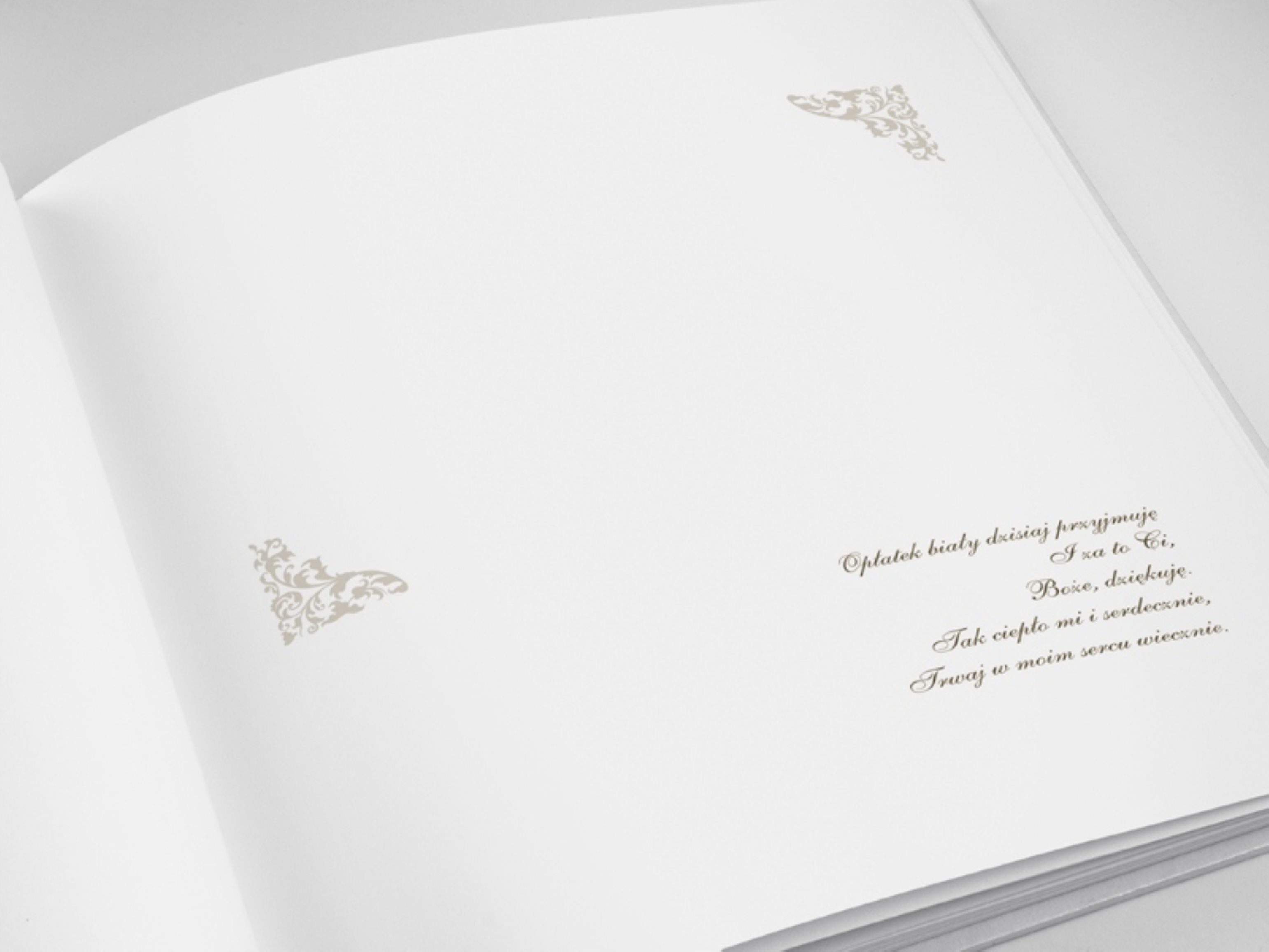 PartyPro Kommunionskarte Gästebuch zur Kommunion – Elegantes Album