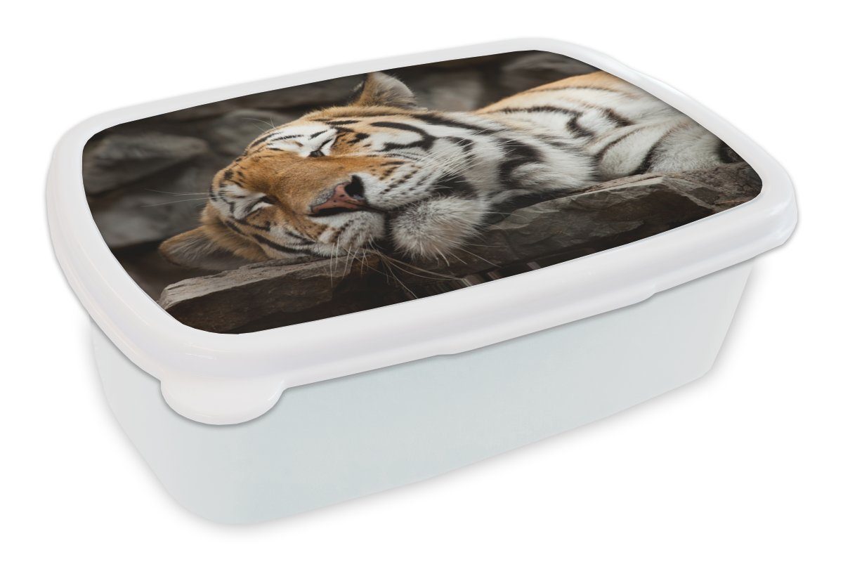 MuchoWow Lunchbox Tiger - Ruhend - Felsen, Kunststoff, (2-tlg), Brotbox für Kinder und Erwachsene, Brotdose, für Jungs und Mädchen weiß