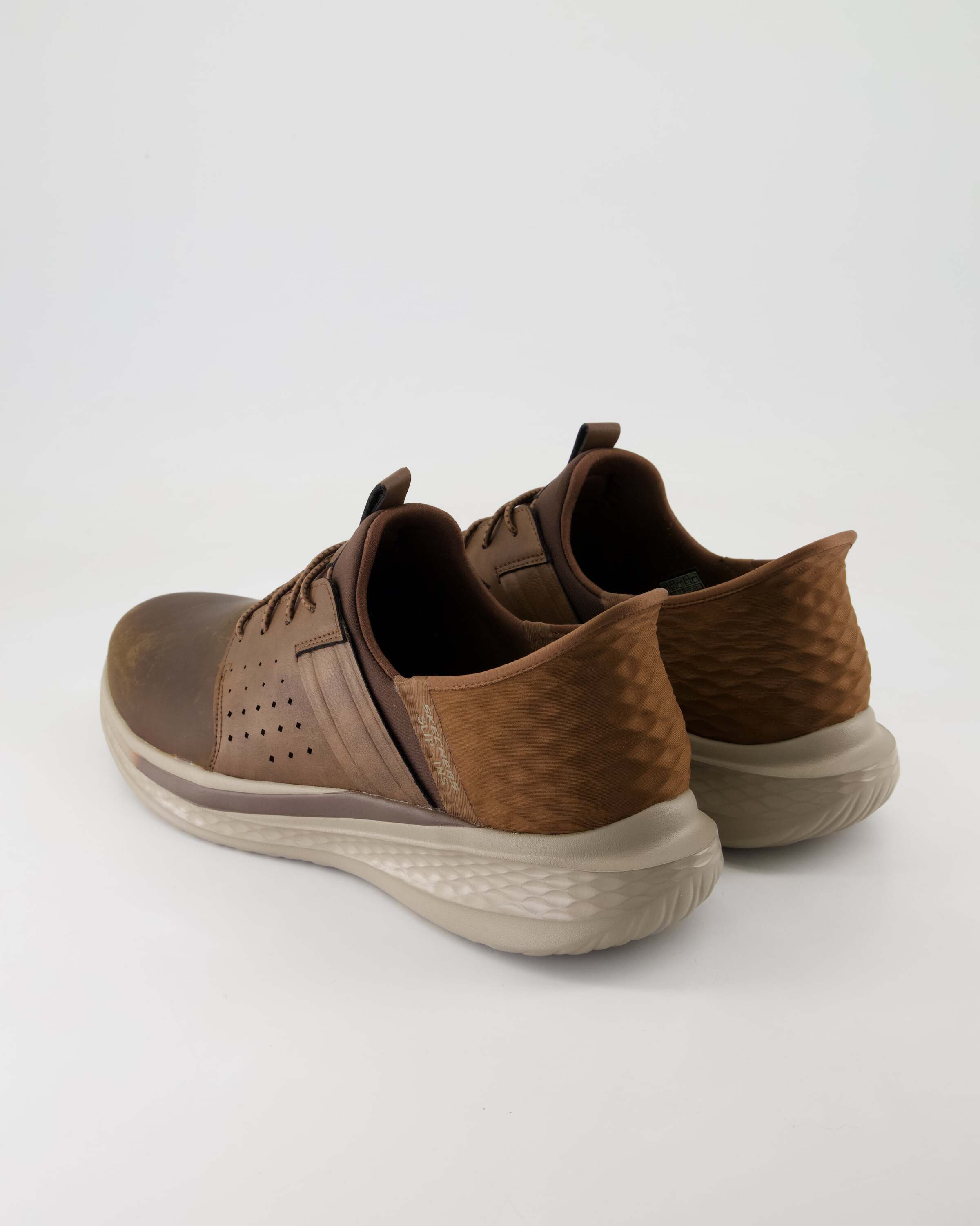 Skechers 210828 Slip-On Sneaker Obermaterial: Leder und Textil