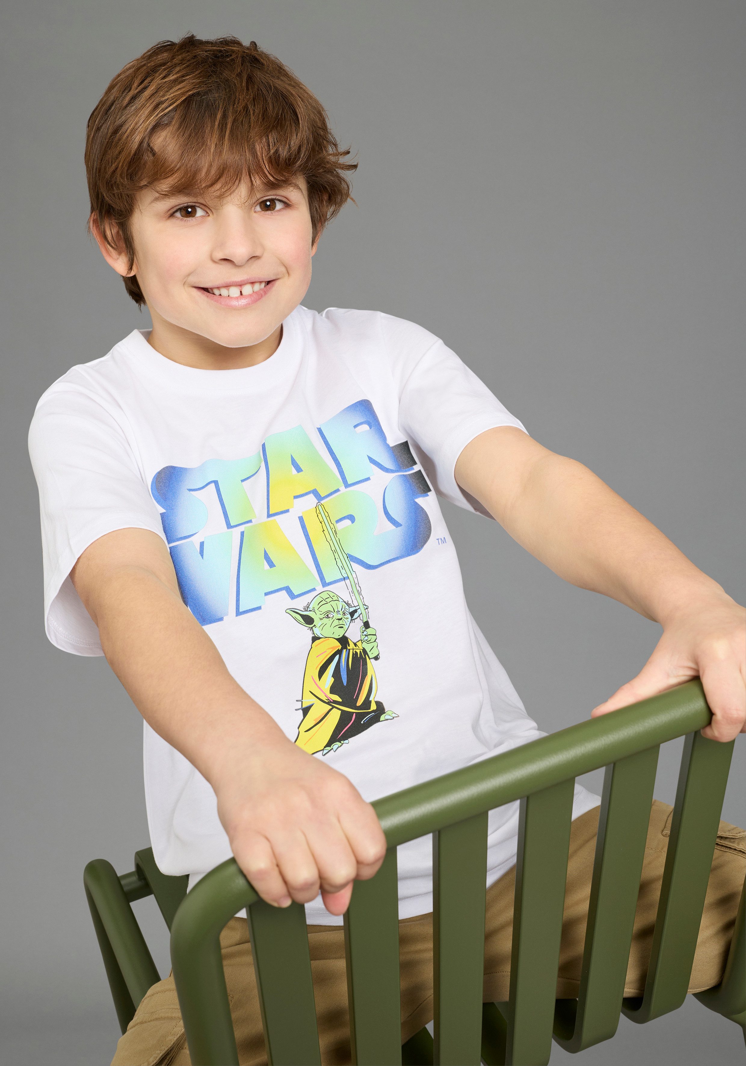 KIDSWORLD T-Shirt STAR WARS: YODA - Disney Shirt YODA Shirt, modischer Stil, Kurzarm, Basic Passform, aus Baumwolle