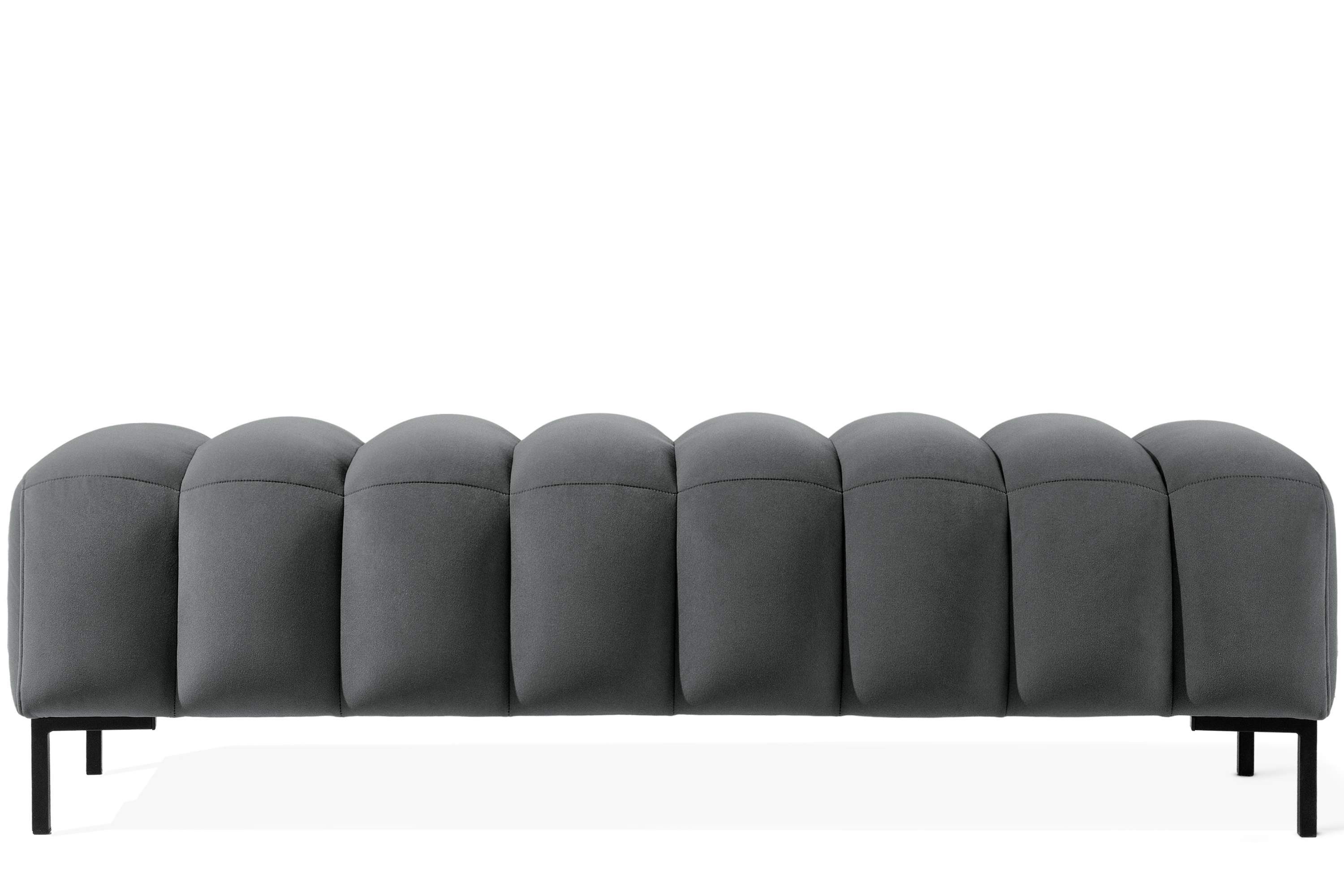 KONSIMO® Polsterbank Bettbank PECCO, Metallbeinen, hergestellt in der EU, handgefertigt, Elegant, Massivholzrahmen, Veloursstoff