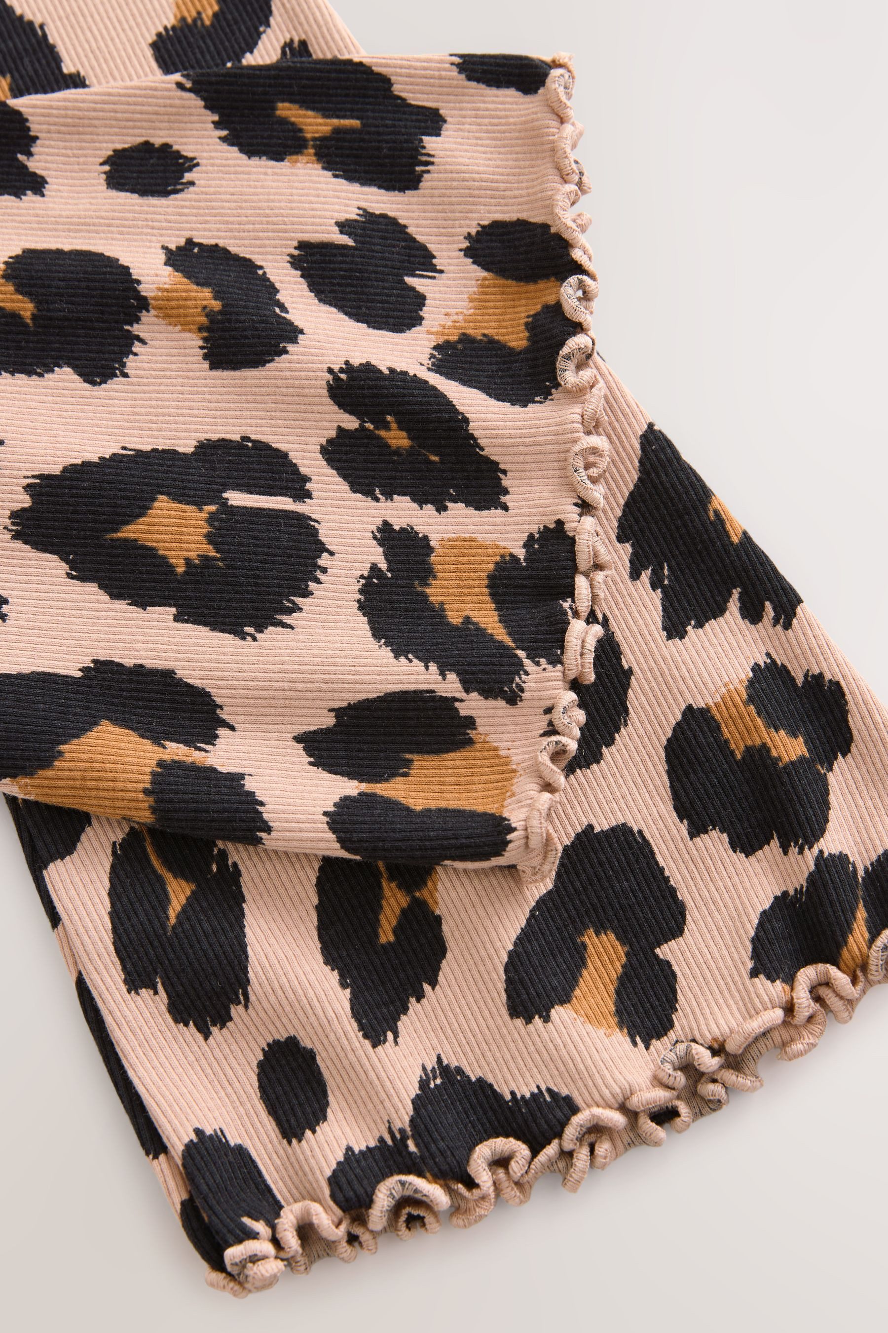 Next Leggings Gerippte Leggings mit ausgestelltem Bein (1-tlg)