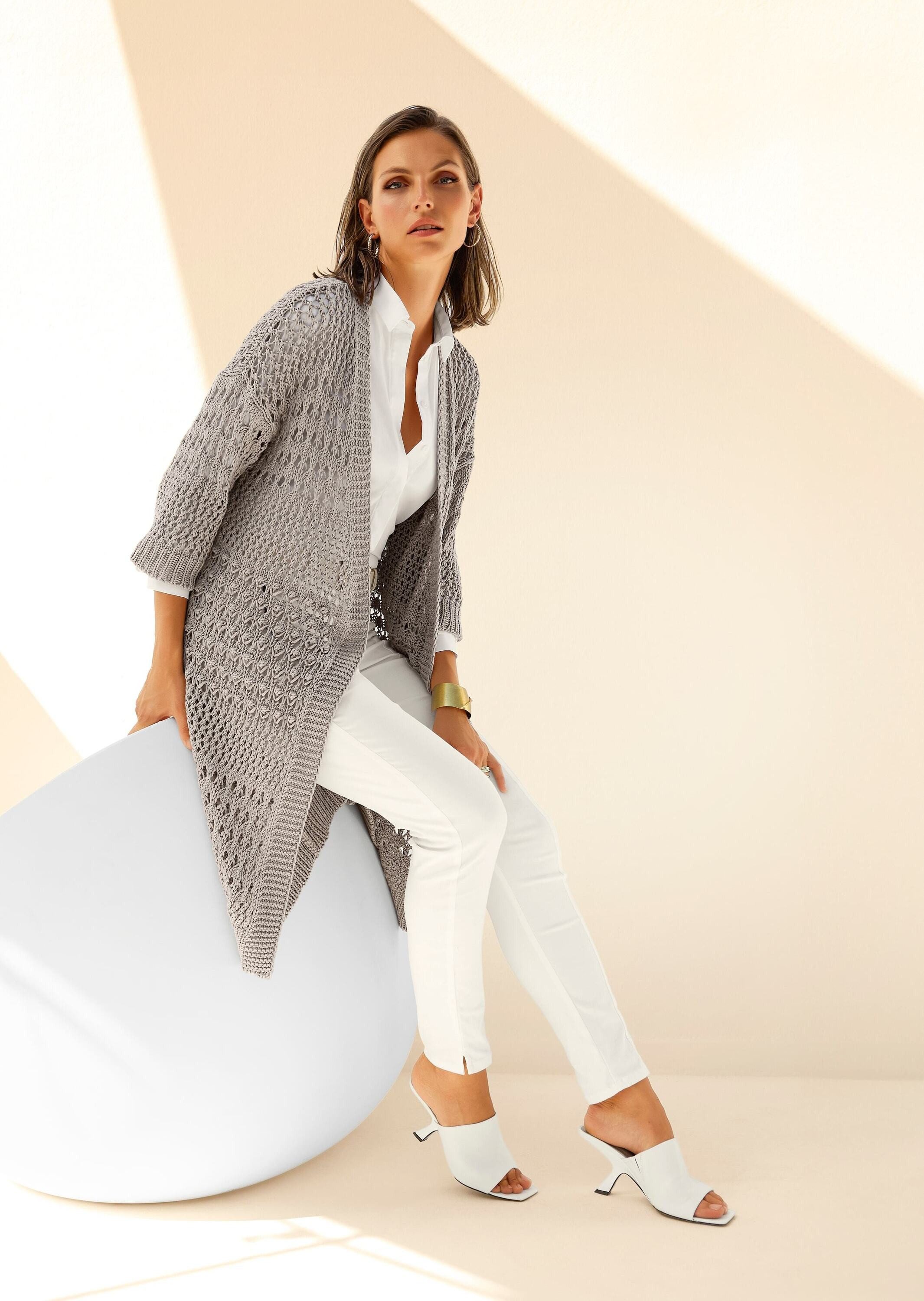 MADELEINE Strickjacke Lange Strickjacke mit Ajour-Muster