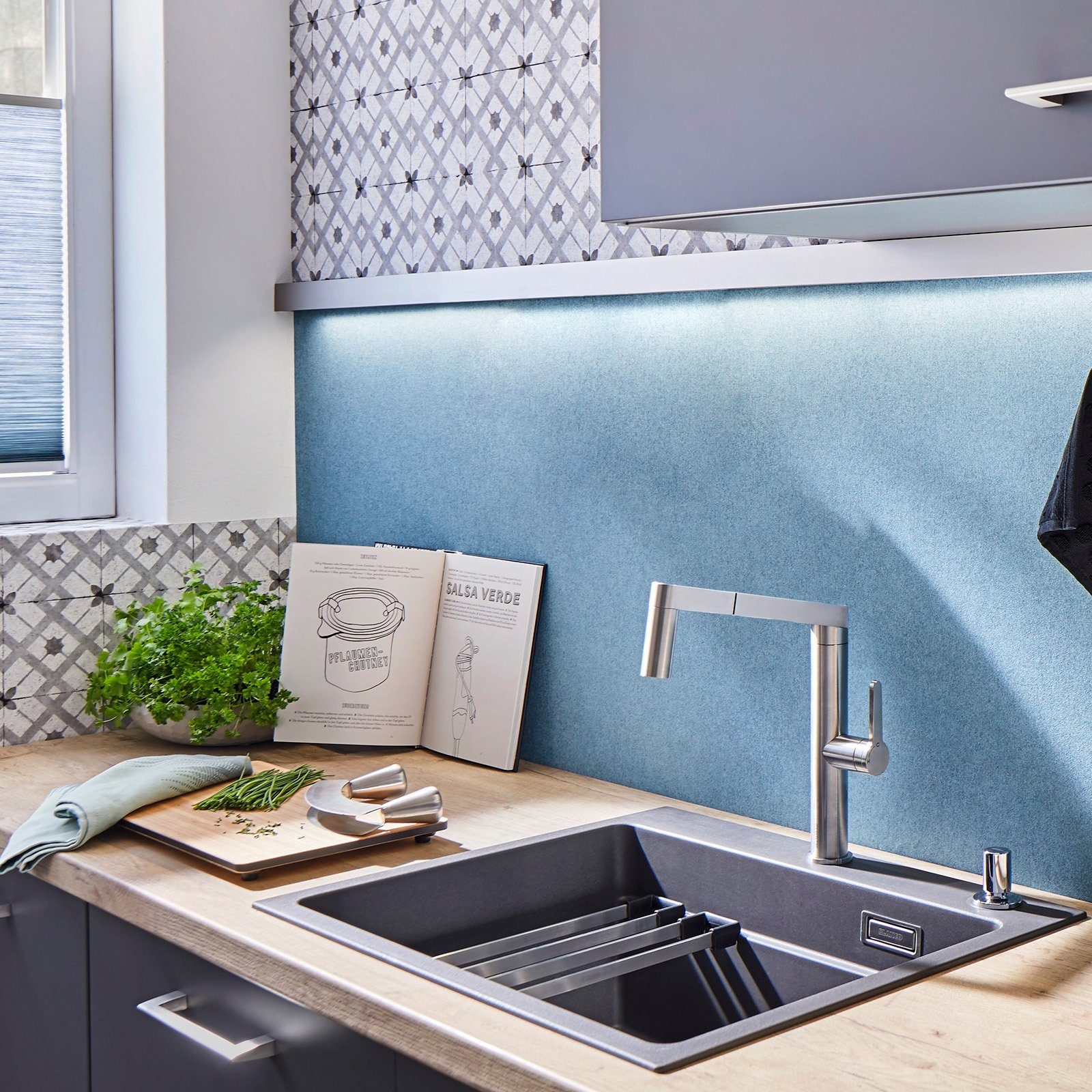 SO-TECH® Küchenrückwand Relingsystem Linero MosaiQ 3 individuell Verlängerungskabel (1-tlg), m MIX LED-Profil von schwarz, zusammenstellbar, Kesseböhmer