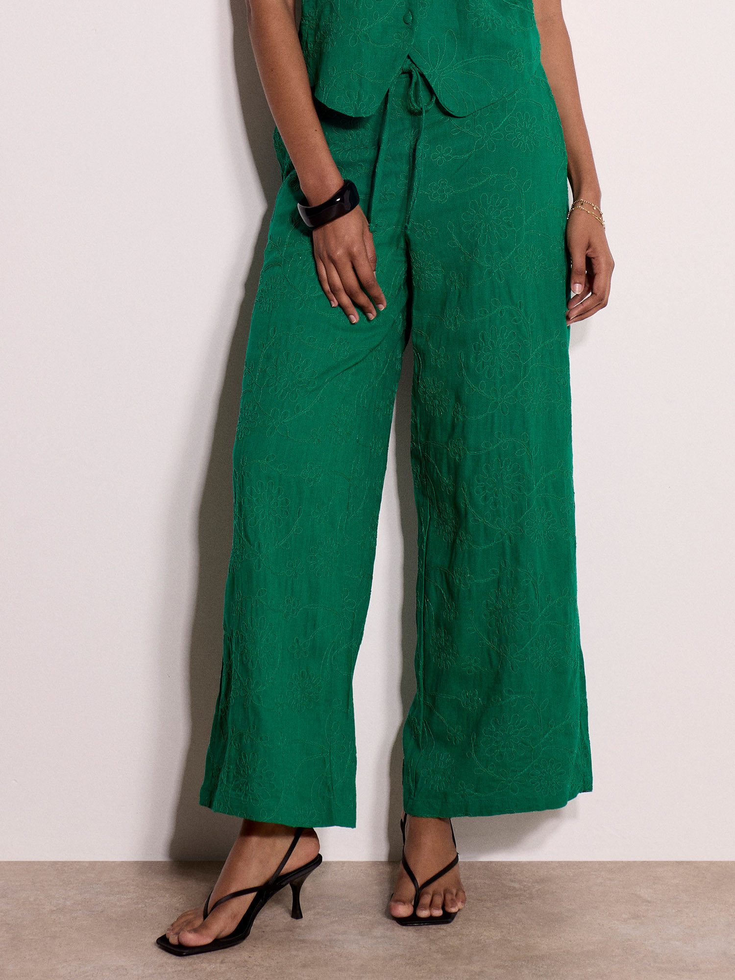 Apricot Culotte Weite Hose mit Blumenstickerei Stickerei