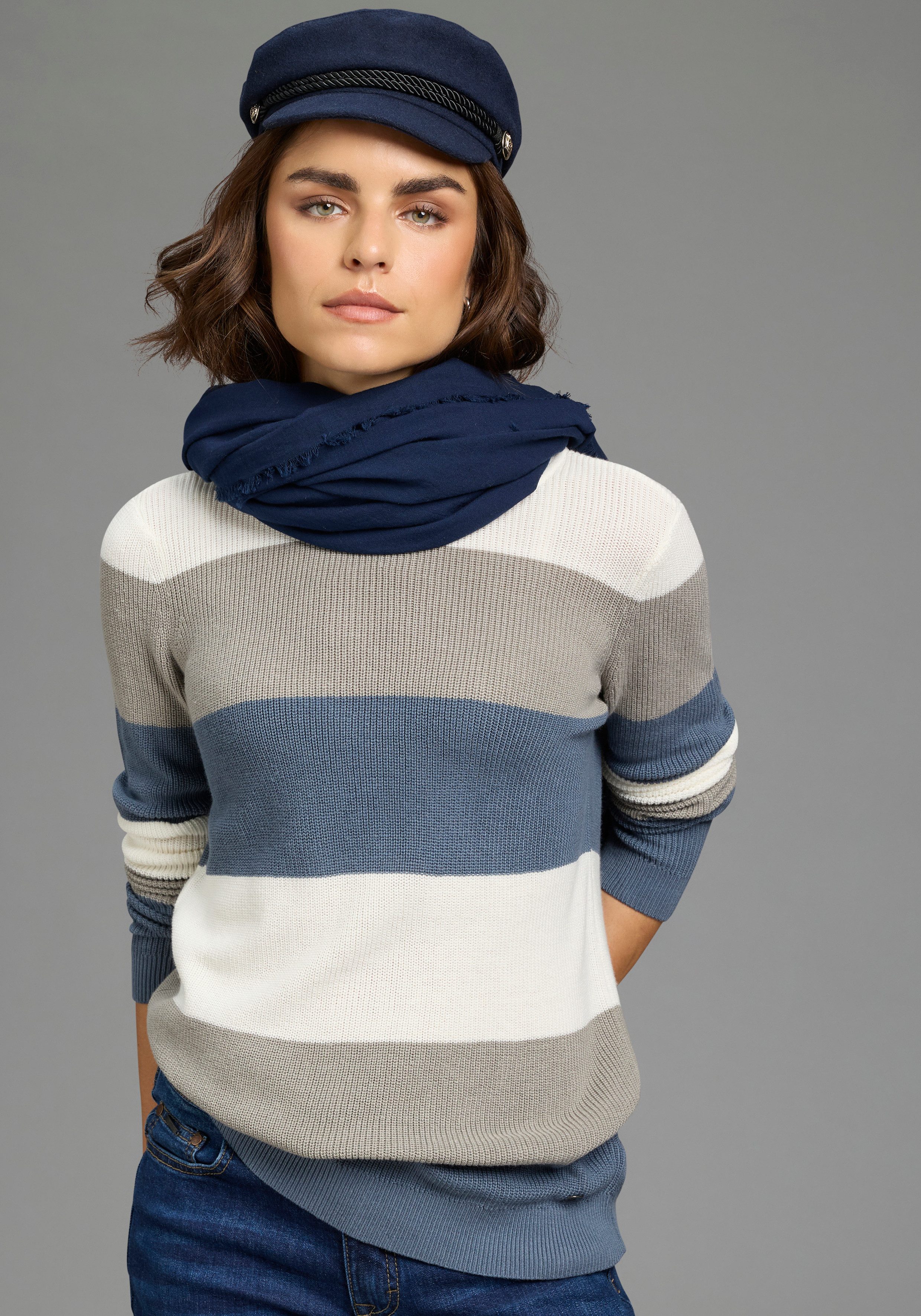Laura Scott Halstuch, in quadratischer Maxi-Form