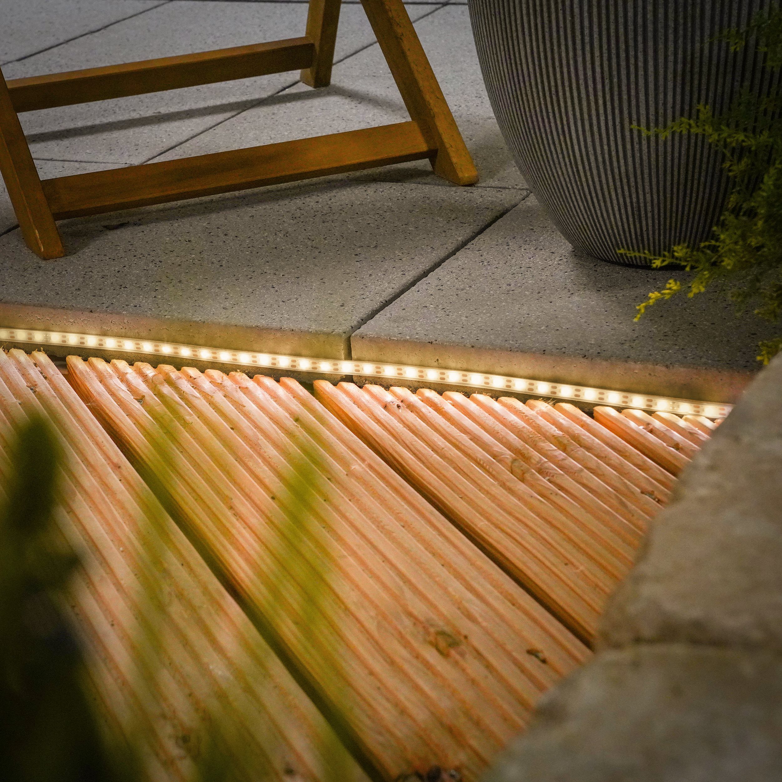 esotec LED-Streifen Solar LED-Schlauch für außen, 5m, 300 LEDs 3000K warmweiß IP54 102710