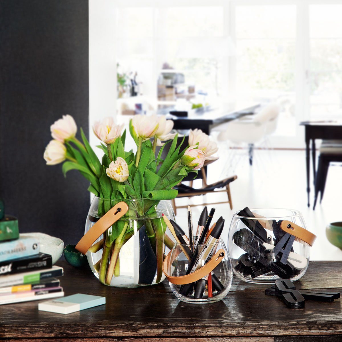 HOLMEGAARD Dekoschale / Glasschale DESIGN WITH LIGHT (DWL) mit Lederhenkel, Transparent