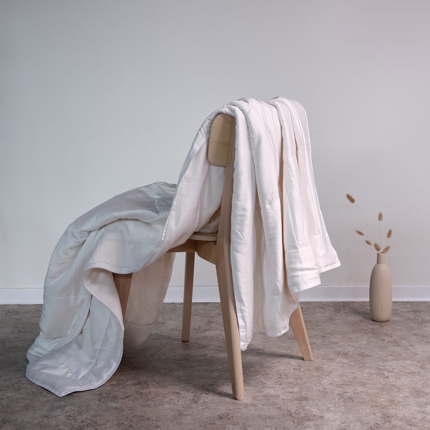 AGA.PIE Kunstfaserbettdecke Bambus Lyocell Ganzjahresbettdecke, Füllung: 100% Bambus Lyocell, in 135x200 cm, allergikerfreundlich, für Sommer oder Winter, Weiß