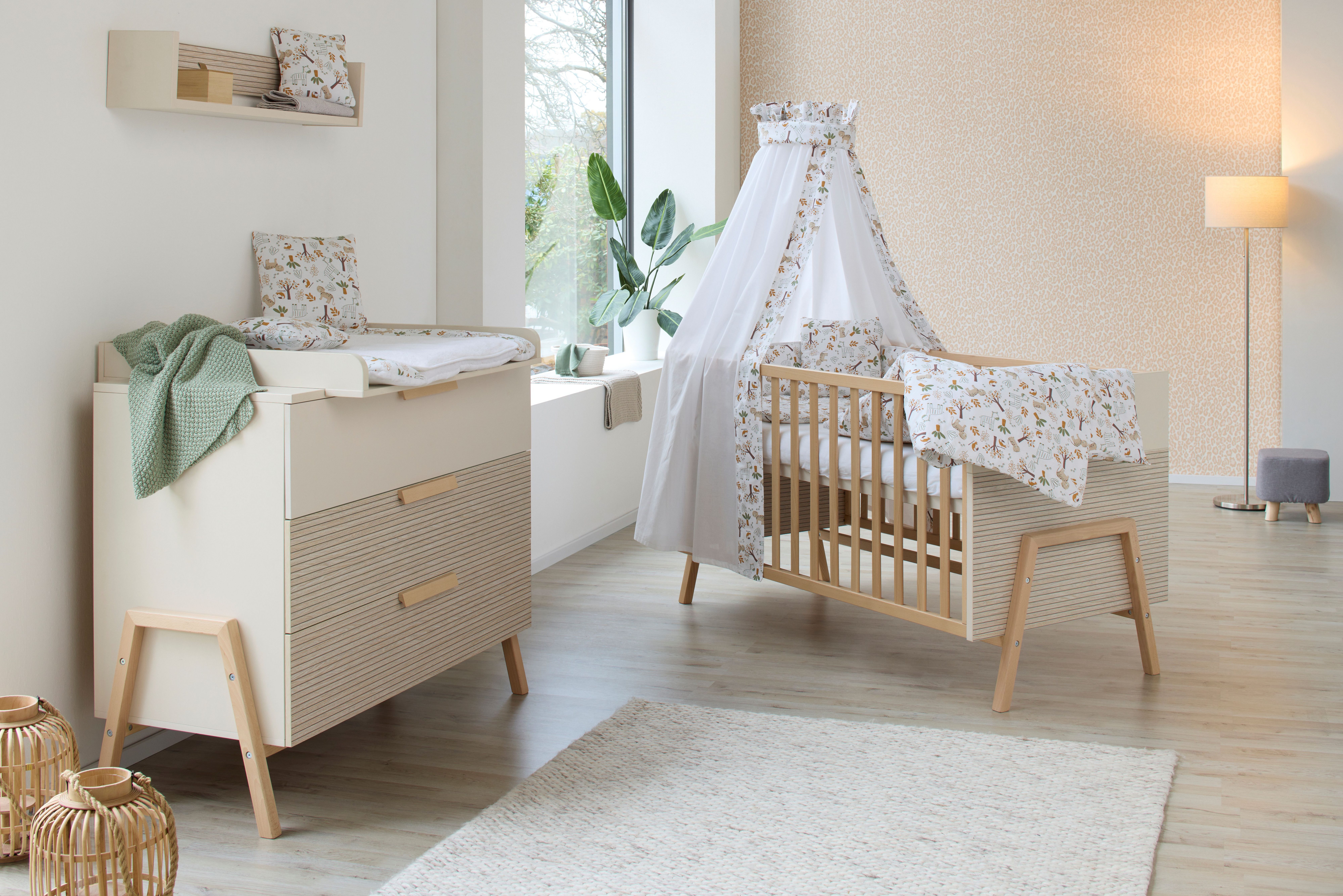 Schardt Babymöbel-Set Kinderzimmer-Set Happy mit Bett, Umbauseiten, Wickelkommode, (Spar-Set, Kombi-Kinderbett, Umbauseiten. Wickelkommode mit Wickelaufsatz)