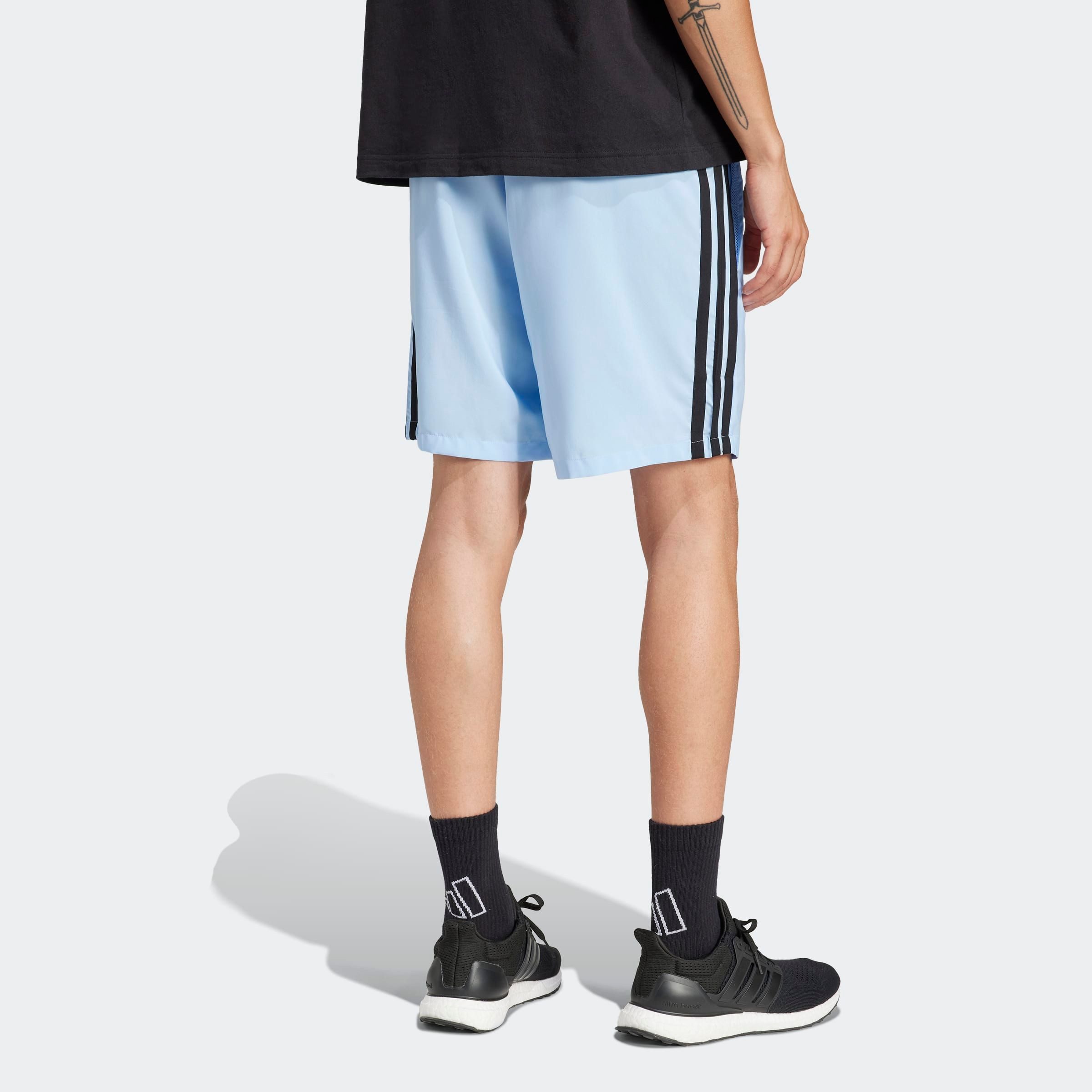 adidas Sportswear Shorts ESSENTIALS 3-STREIFEN CHELSEA mit 3-Streifen an den Seiten, für Laufen und Sportmode