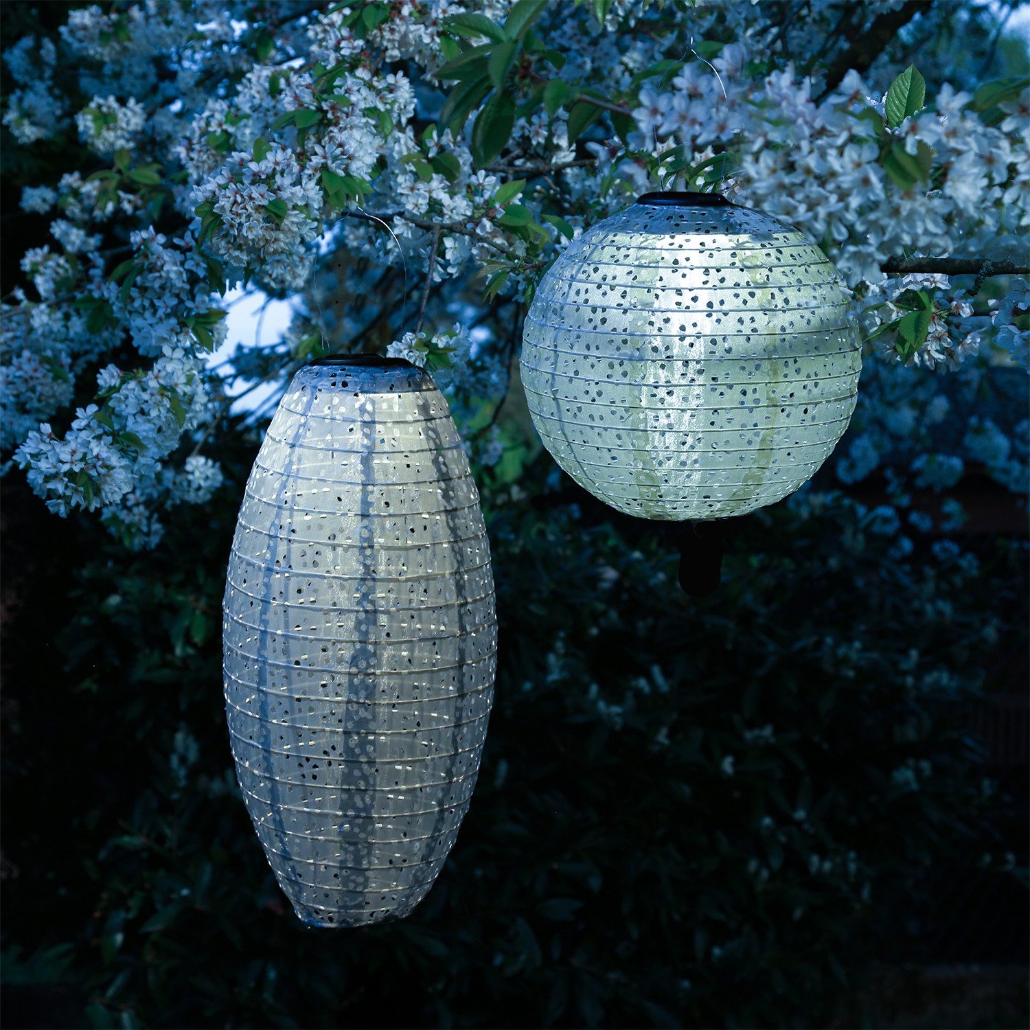 MARELIDA LED Lampion Solar Gartenlampions Blumenmuster blau Party Balkon Terrasse 2 Stück, LED Classic, warmweiß (2100K bis 3000K)