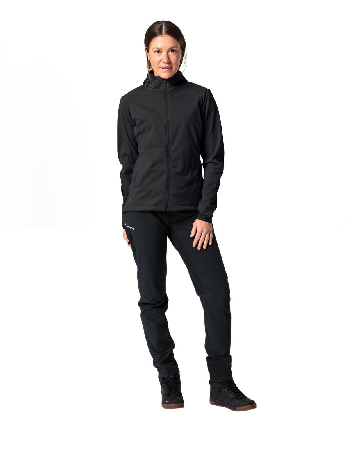 Jacket Qimsa VAUDE Women's Klimaneutral Softshell uni black kompensiert Outdoorjacke (1-St)