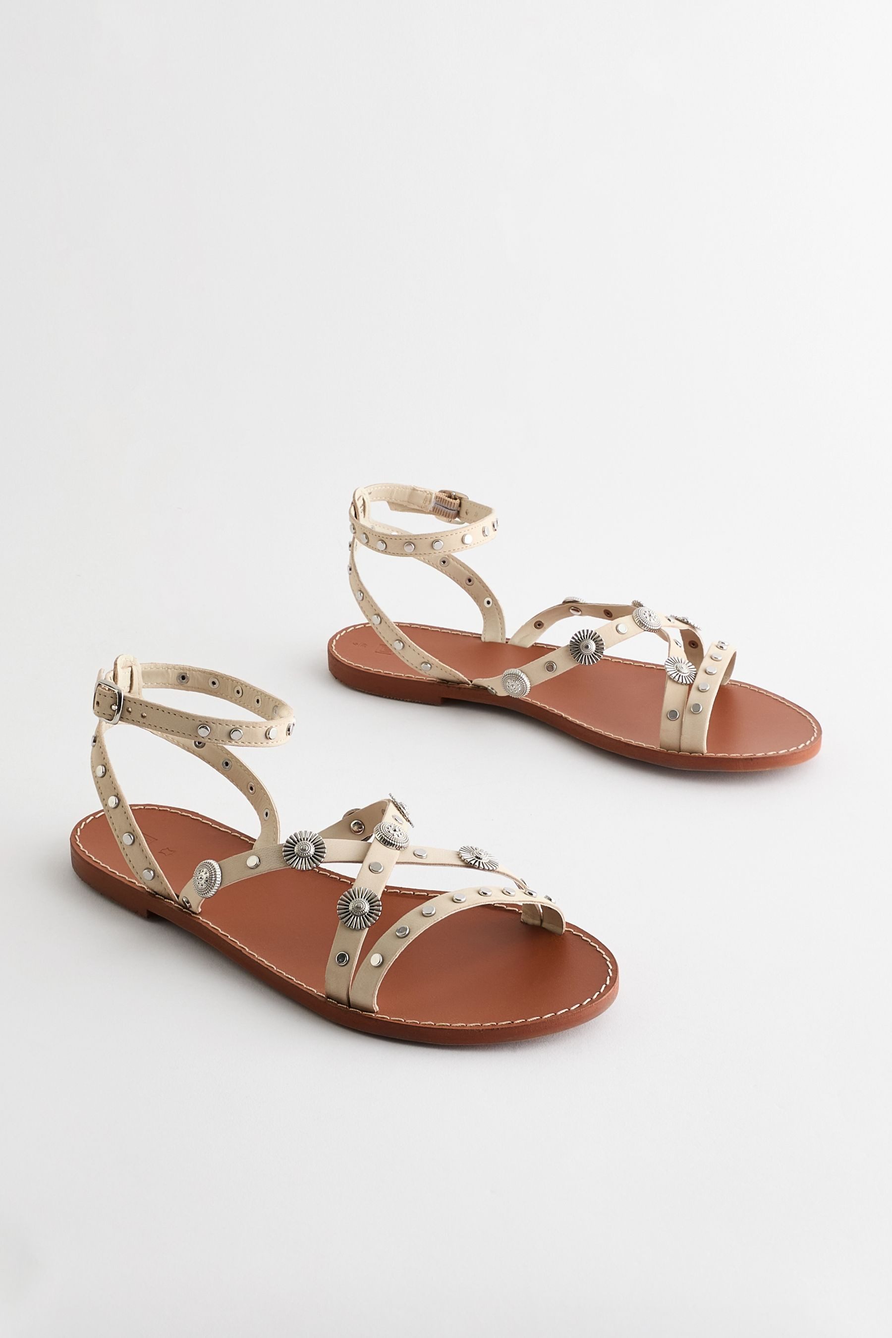 Next Flache Ledersandalen mit Nieten Sandale (1-tlg)