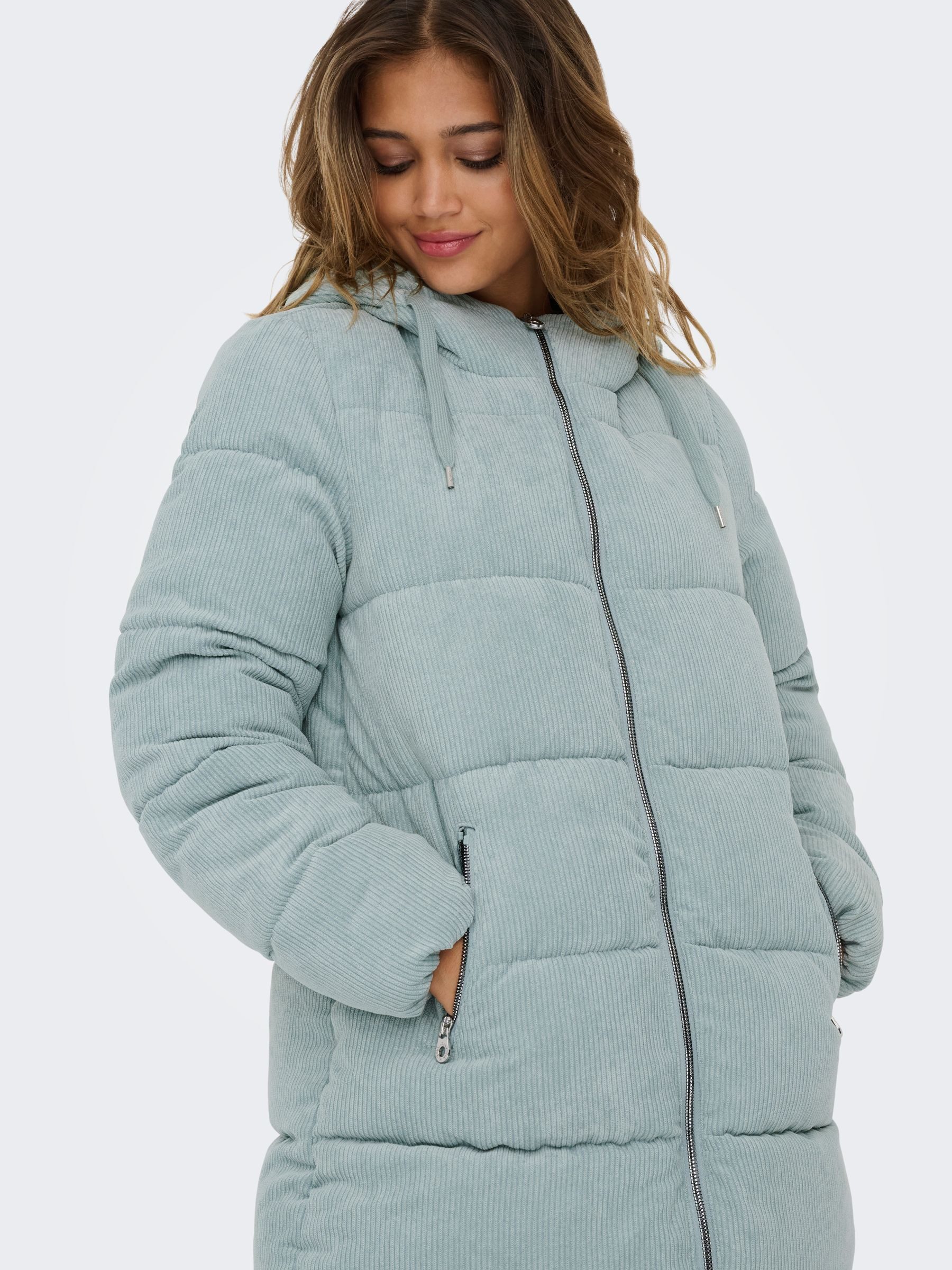 ONLY Steppjacke ONLDOLLY LONG CORDUROY PUFFER OTW aus feinem Cordmaterial