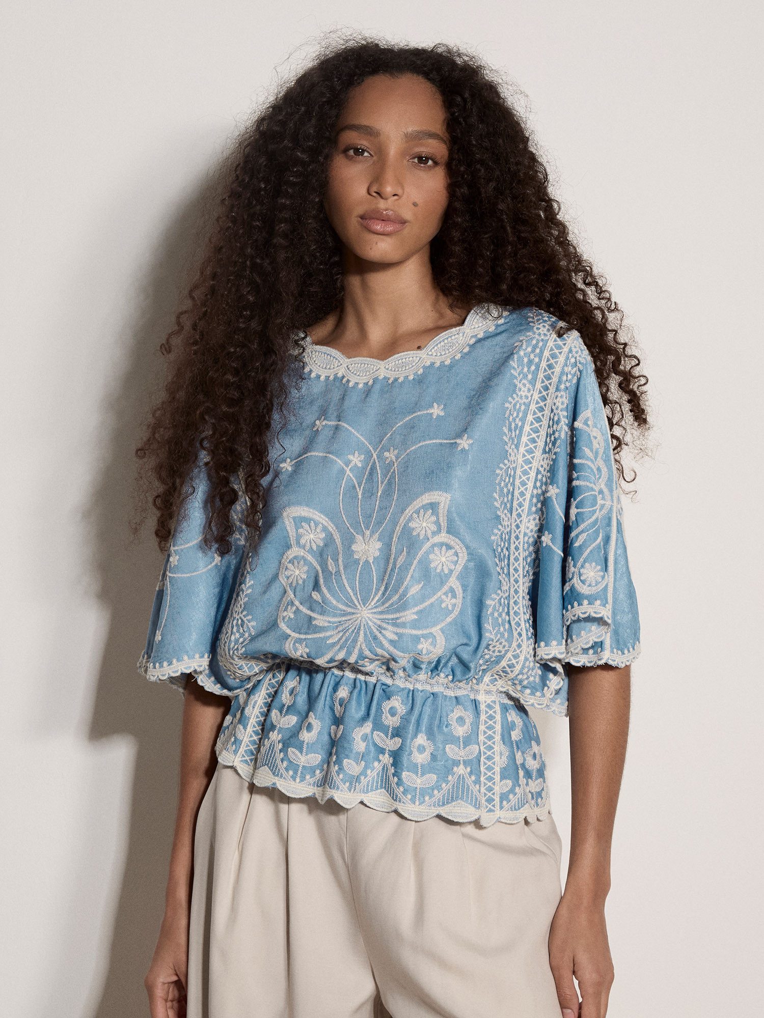 Apricot Blusenshirt Blusenbluse mit Blumenstickerei Stickerei