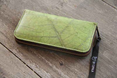 BY COPALA Brieftasche Portemonnaie / Brieftasche aus recycelten Blättern, Dieses Kork Portemonnaie ist handmade & vegan