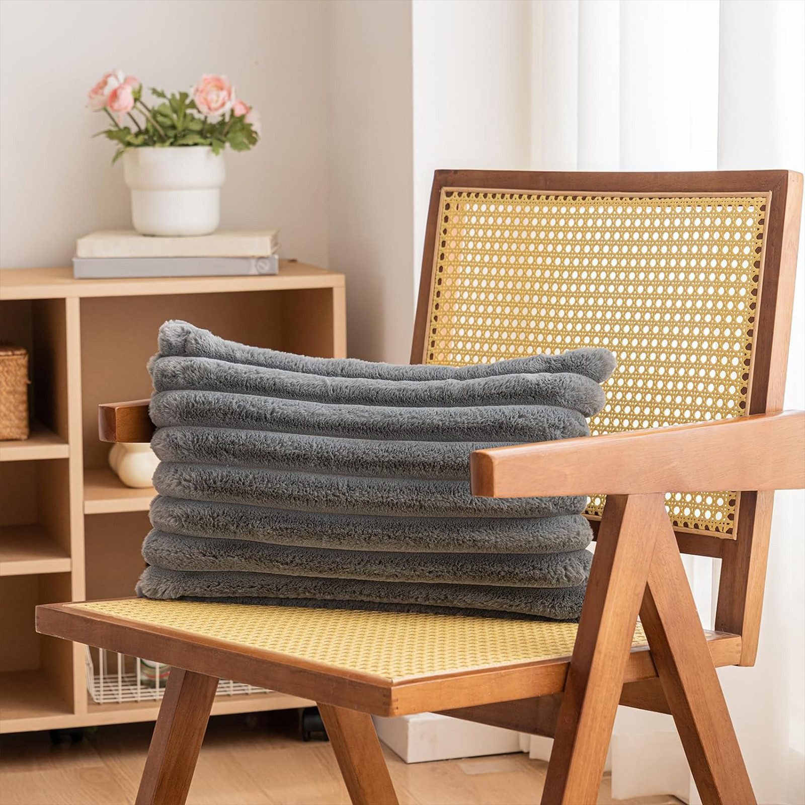 OKWISH Kissenbezüge 2er Set Flauschig Plüsch Deko Dekokissen Sofakissen Zierkissenbezüge, (2 Stück), 30x50 cm Sofakissen Couchkissen Bezug Sofa Schlafzimmer Reißverschluss