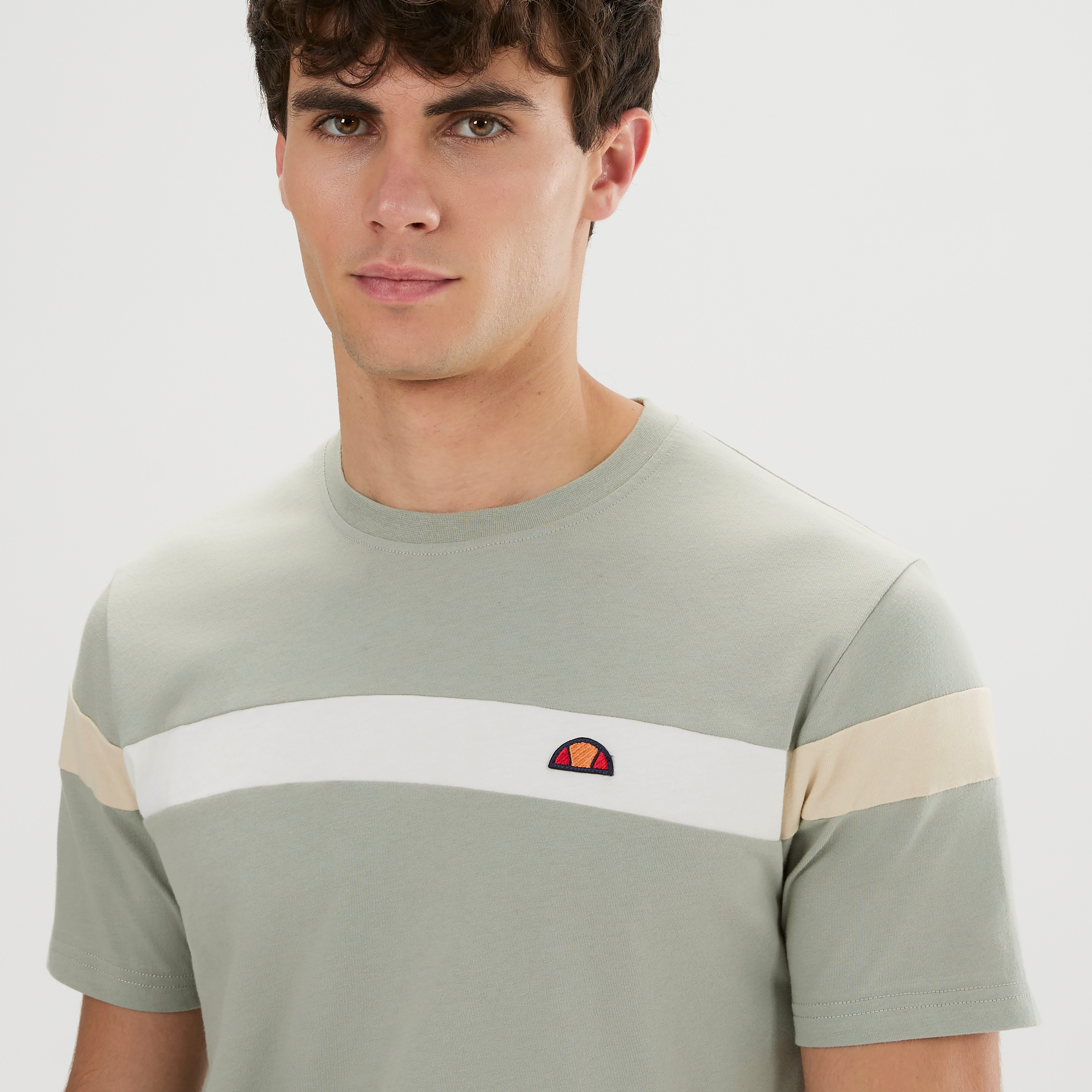 Ellesse T-Shirt CASERIO TEE für sportliche Aktivitäten geeignet, mit Rundhalsausschnitt, Kurzarm