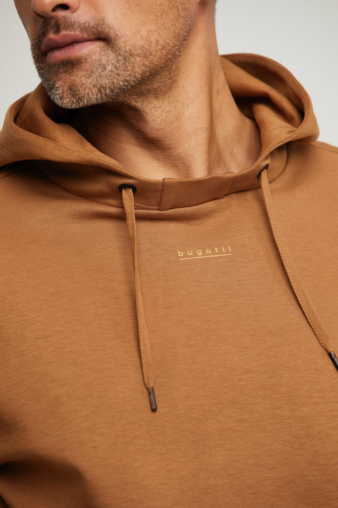 Logoprint in Hoodie bugatti Gold kleinem cognac mit