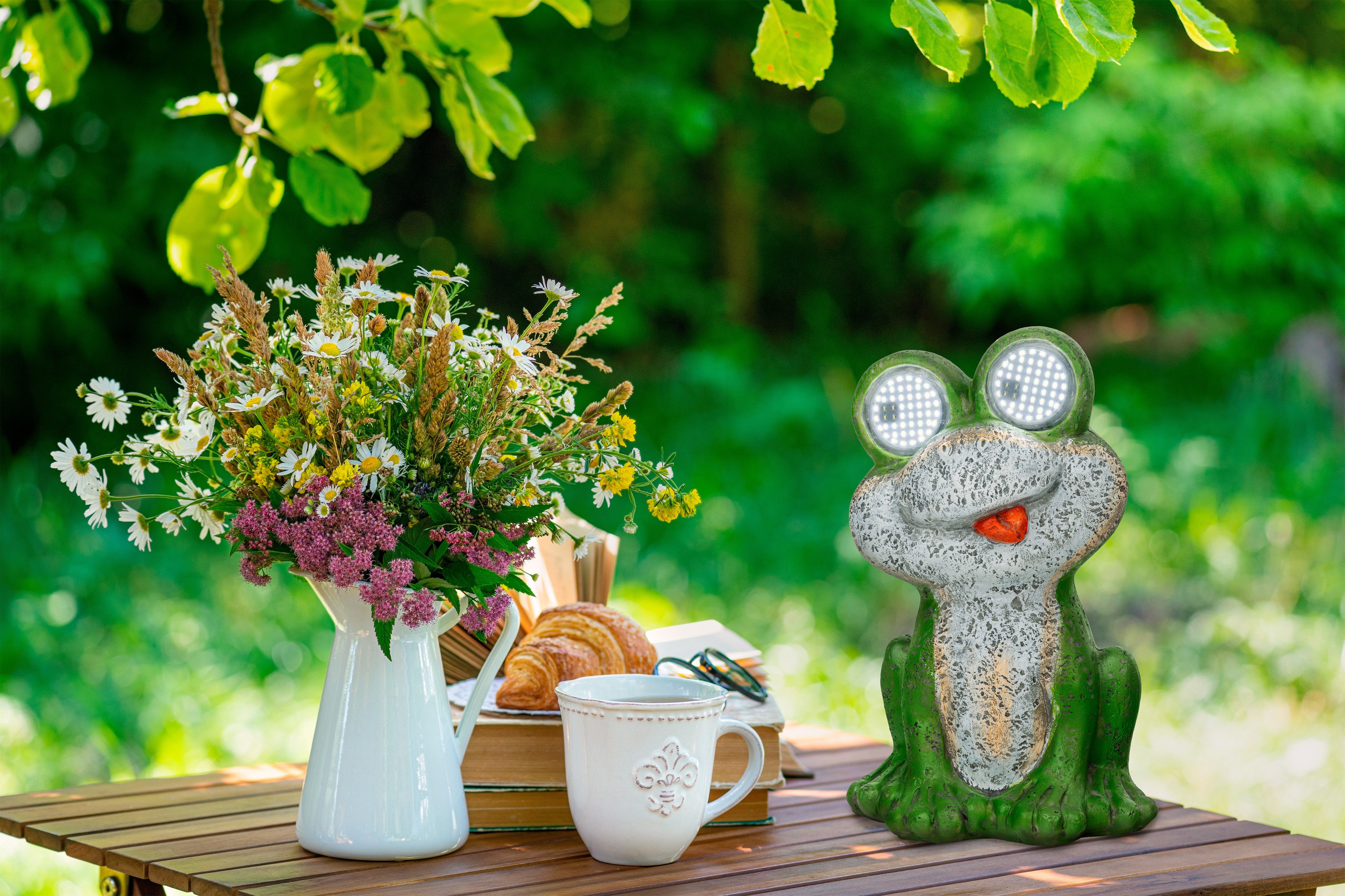 näve LED Solarleuchte Froggel, LED fest integriert, Warmweiß, Froschfigur, animierte LED Augen mit Bewegungseffekt, H: 19cm, grün