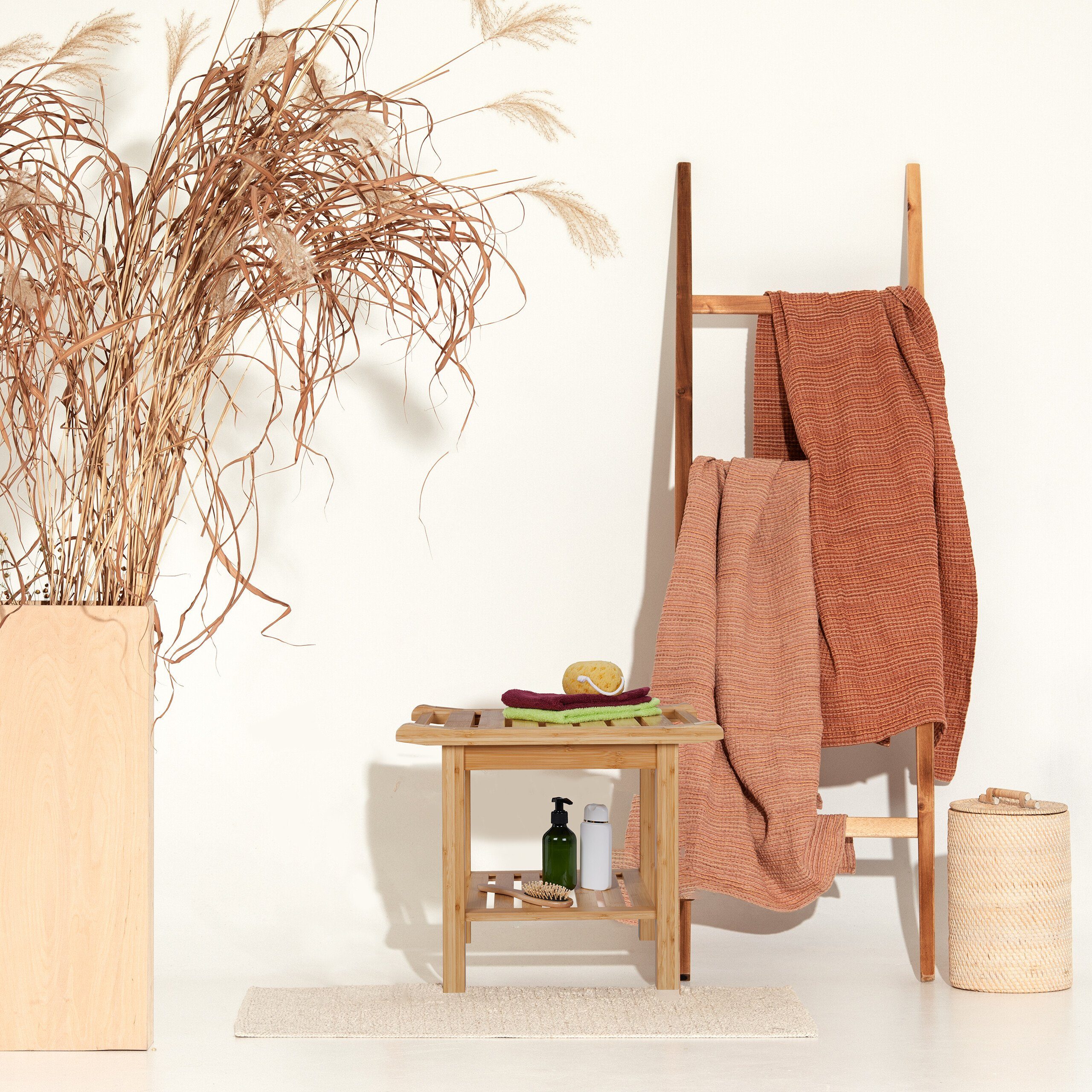 relaxdays Badhocker Bambus Badhocker mit Griffen und Ablage günstig online kaufen