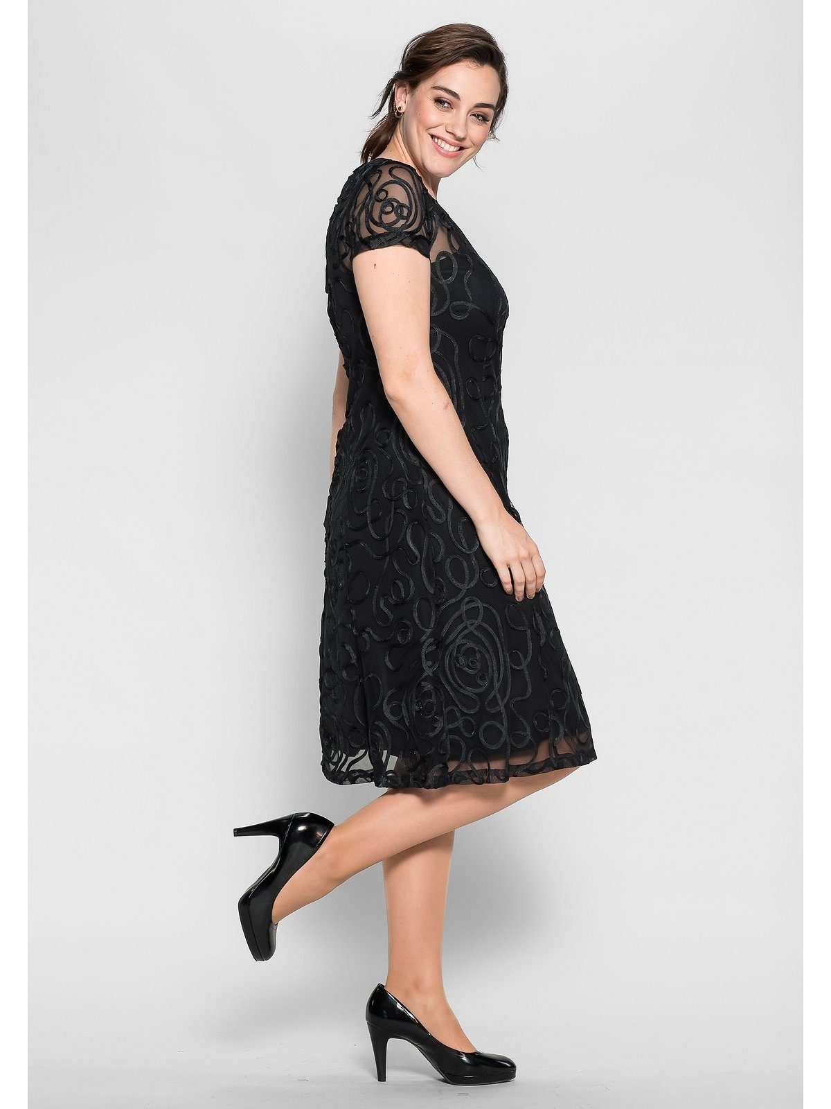 Sheego Spitzenkleid Große Größen in leicht ausgestellter Passform