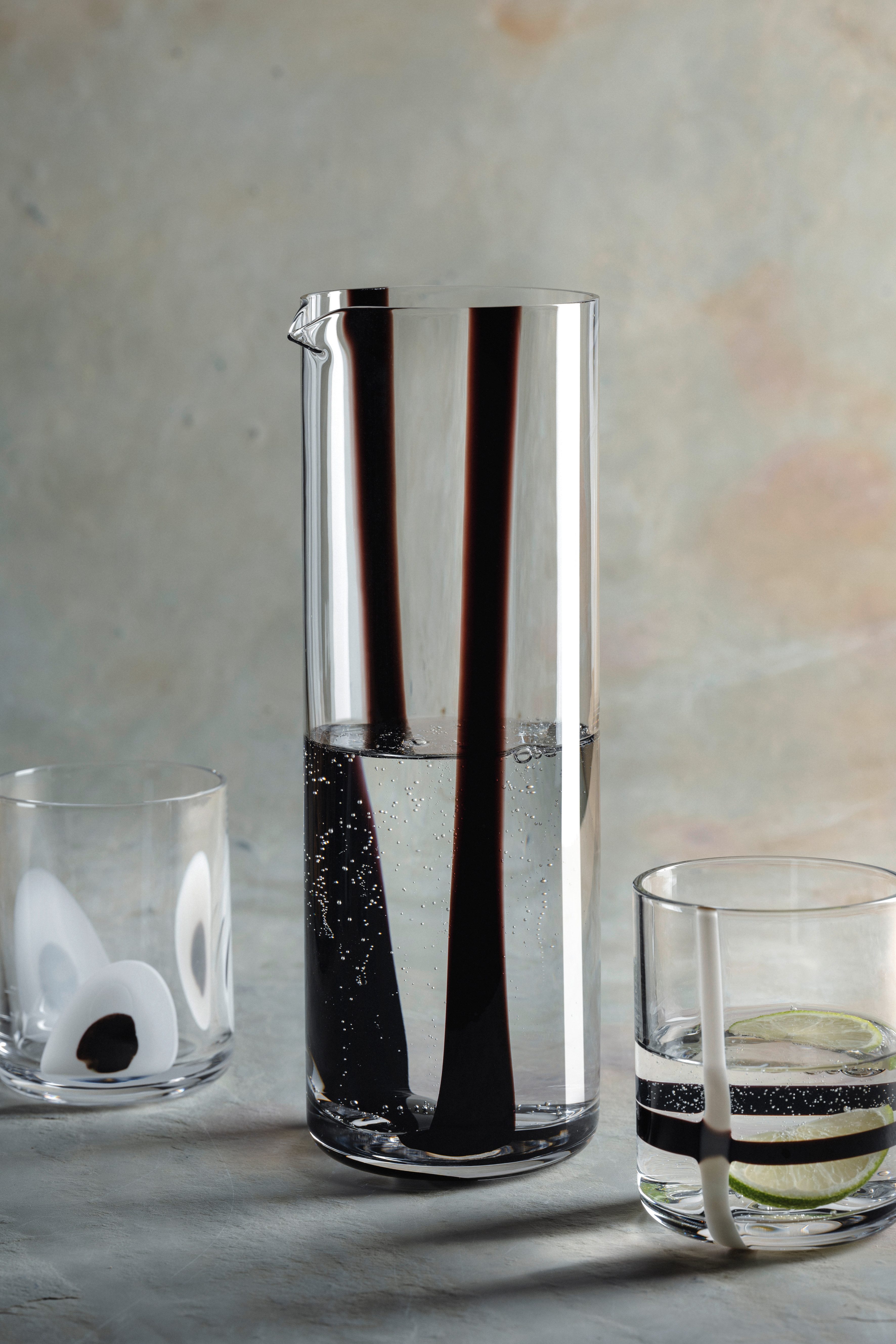 LEONARDO Wasserkrug BANDA NERA, Krug, 1 Liter, (1-tlg), in konischer Form, mit Farbglasstreifen