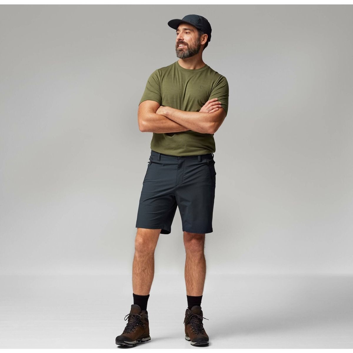Fjällräven Shorts Abisko Trail Stretch Shorts M Leichte, wasserabweisende Herren-Shorts für Trekking und Wandern mit