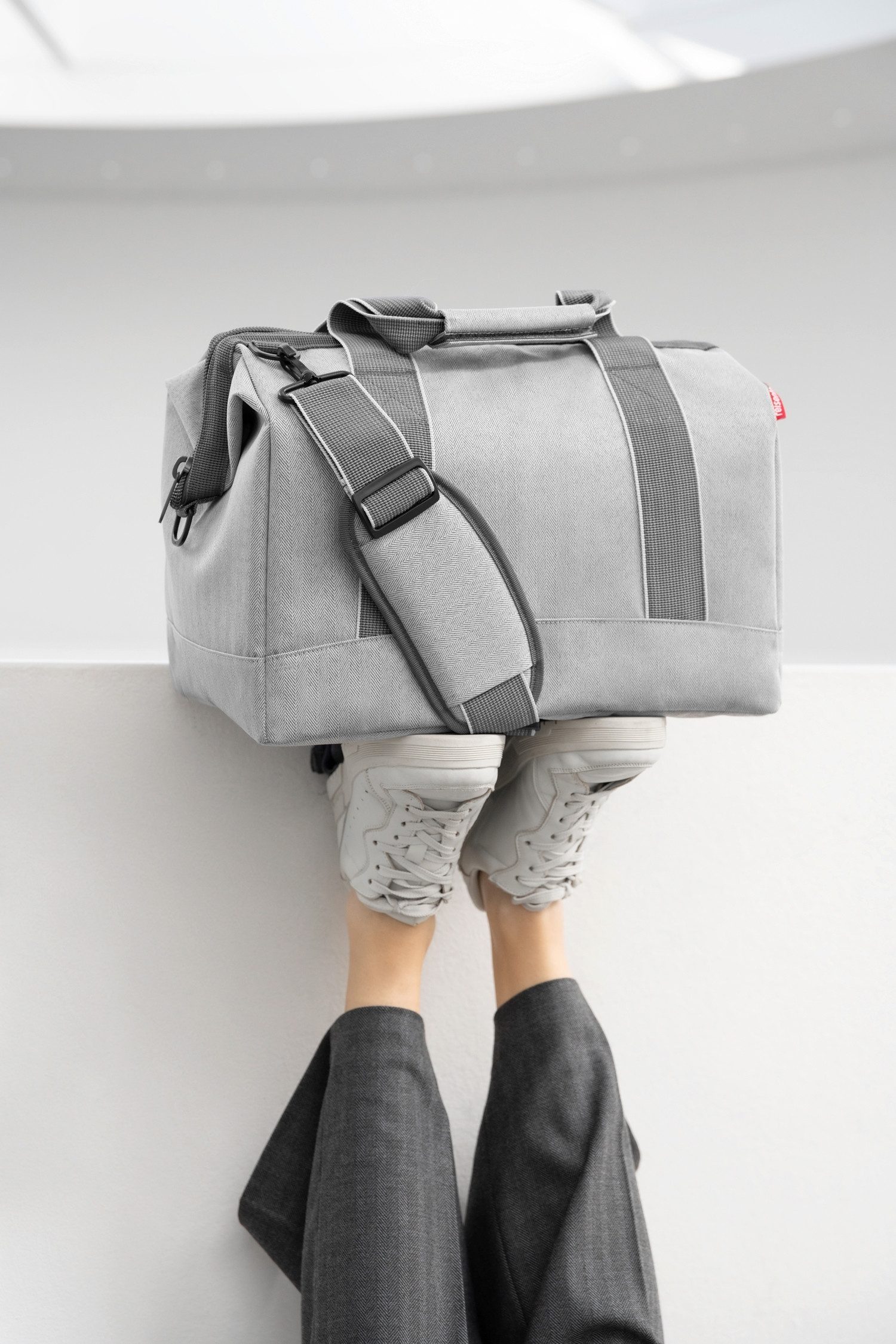 REISENTHEL® Reisetasche ALLROUNDER L, 30 Liter, Grau, Schwarz, Polyester