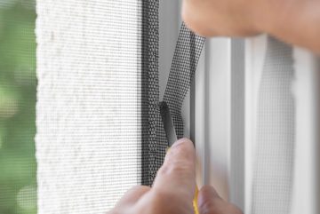 SCHELLENBERG Fliegengitter-Gewebe aus Fiberglas, Insektenschutz Rolle für Fenster und Tür, 100 x 120 cm, 57209