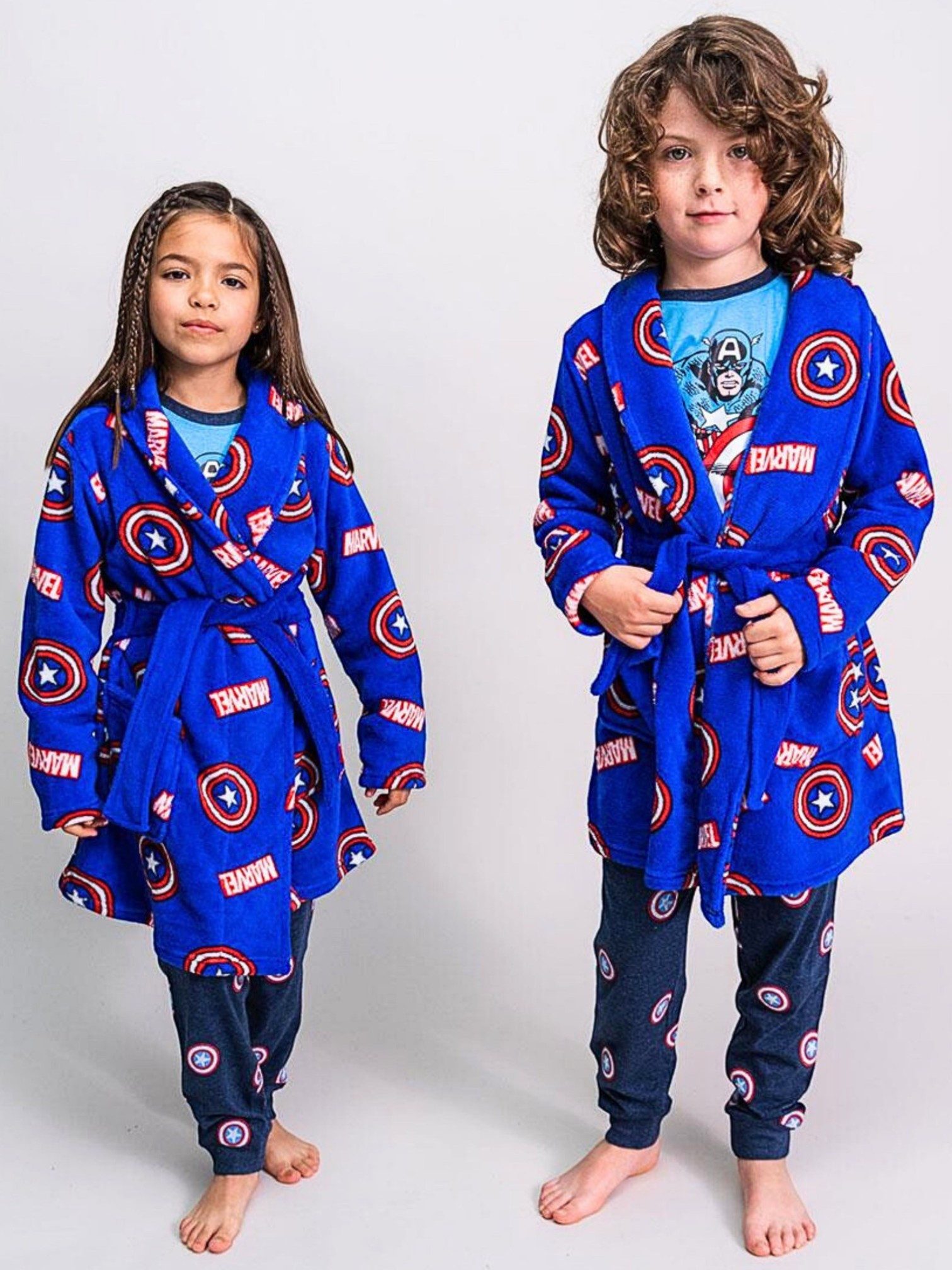 Cerdá Kinderbademantel Marvel - Captain America, Fleece, V-Ausschnitt, Bindegürtel, Morgenmantel Gr. 98-122 cm