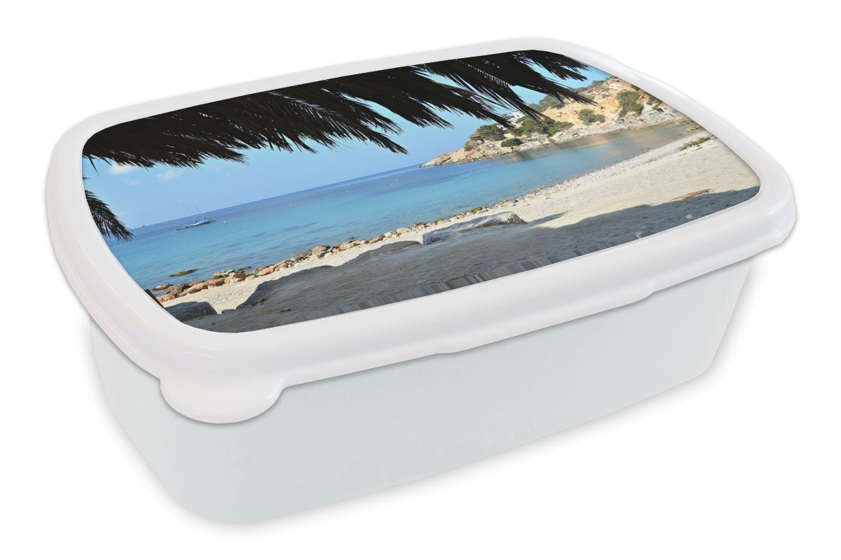 MuchoWow Lunchbox Das Mittelmeer vom Strand aus, Kunststoff, (2-tlg), Brotbox für Kinder und Erwachsene, Brotdose, für Jungs und Mädchen weiß