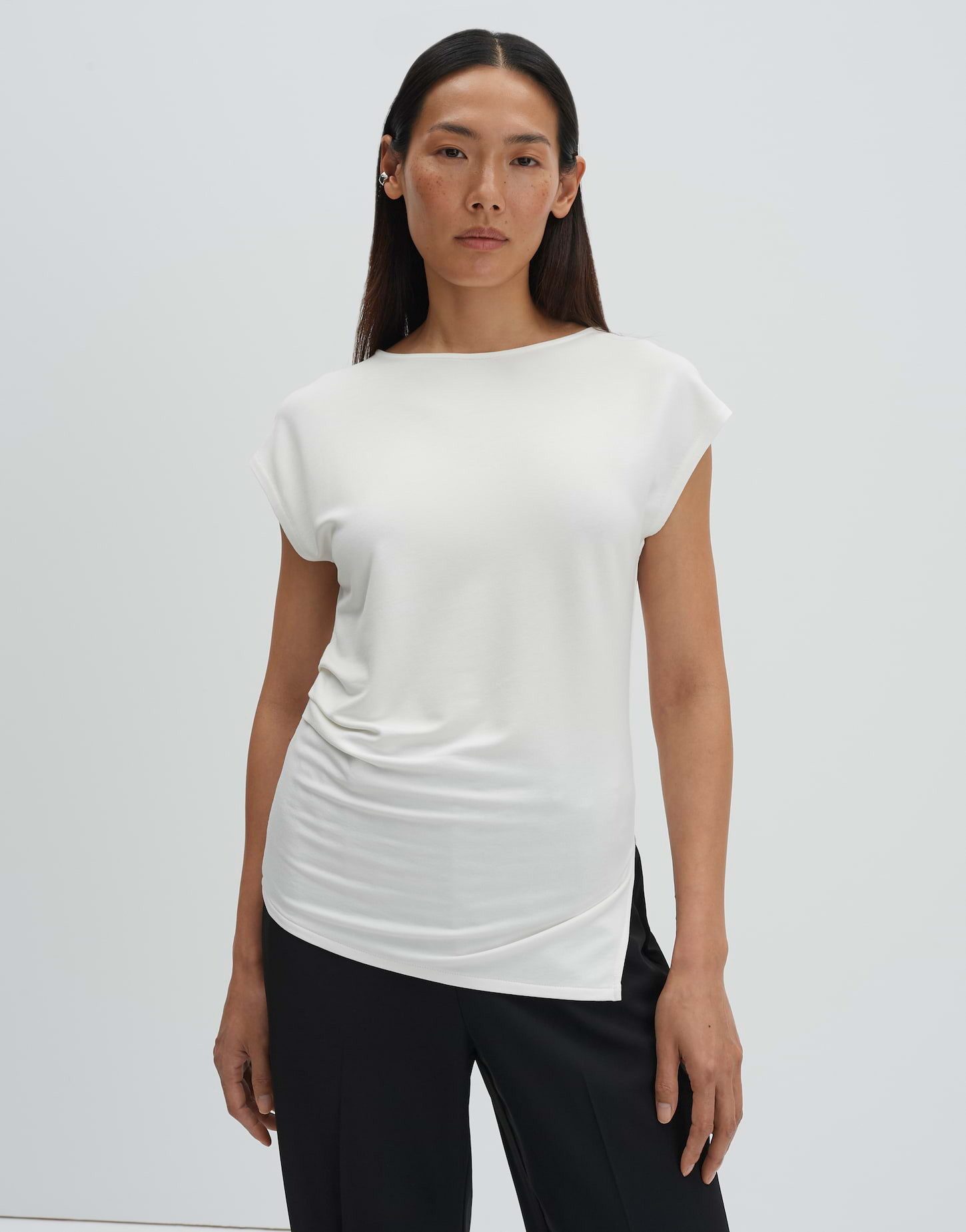 someday Kurzarmshirt Kurana aus ECOVERO™-Jersey Seitliches Faltendetail für schmeichelnde Silhouette