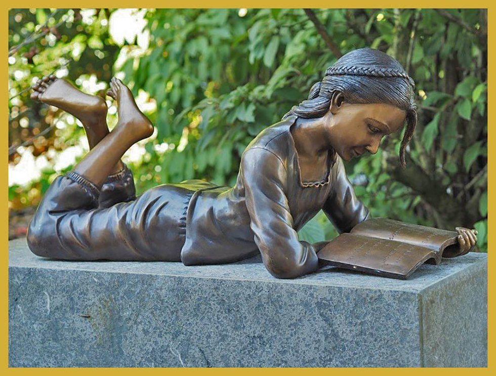 Gartenfigur IDYL Bronze-Skulptur Lesendes Mädchen