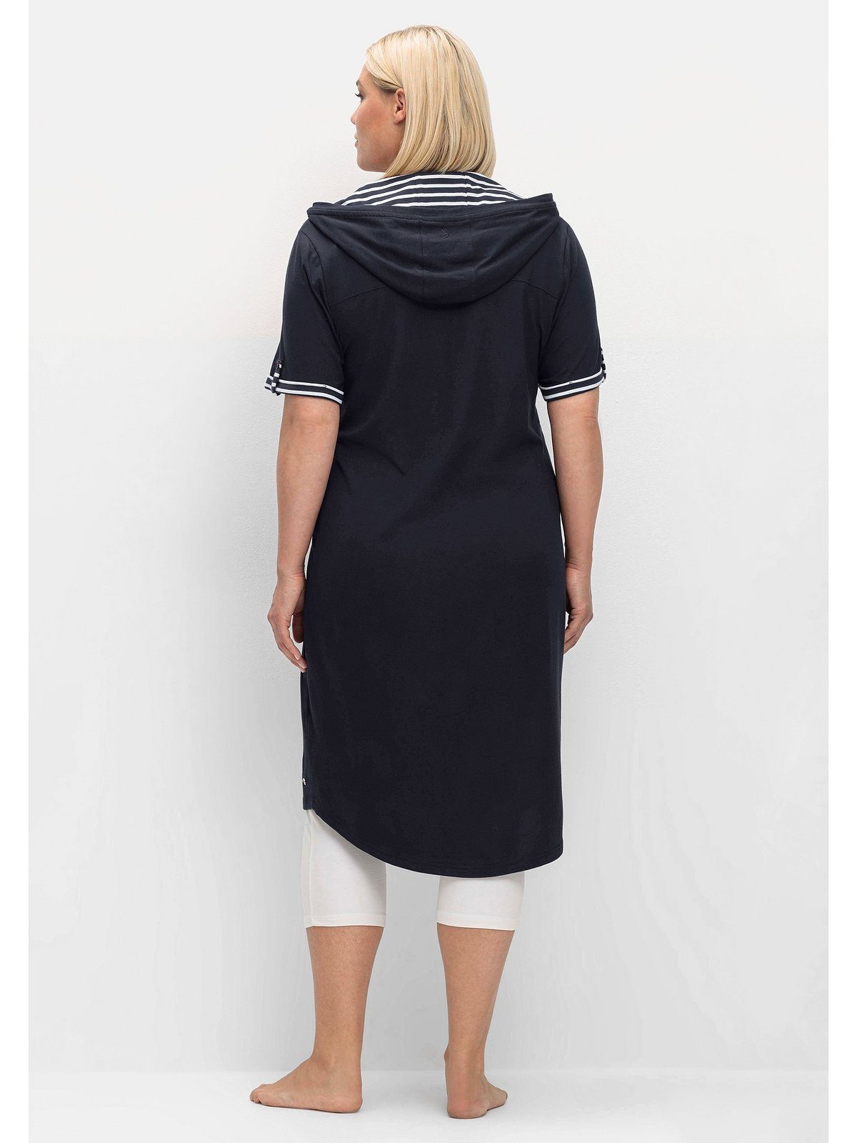Sheego Shirtkleid Große Größen mit längerem und Rücken Kontrastdetails