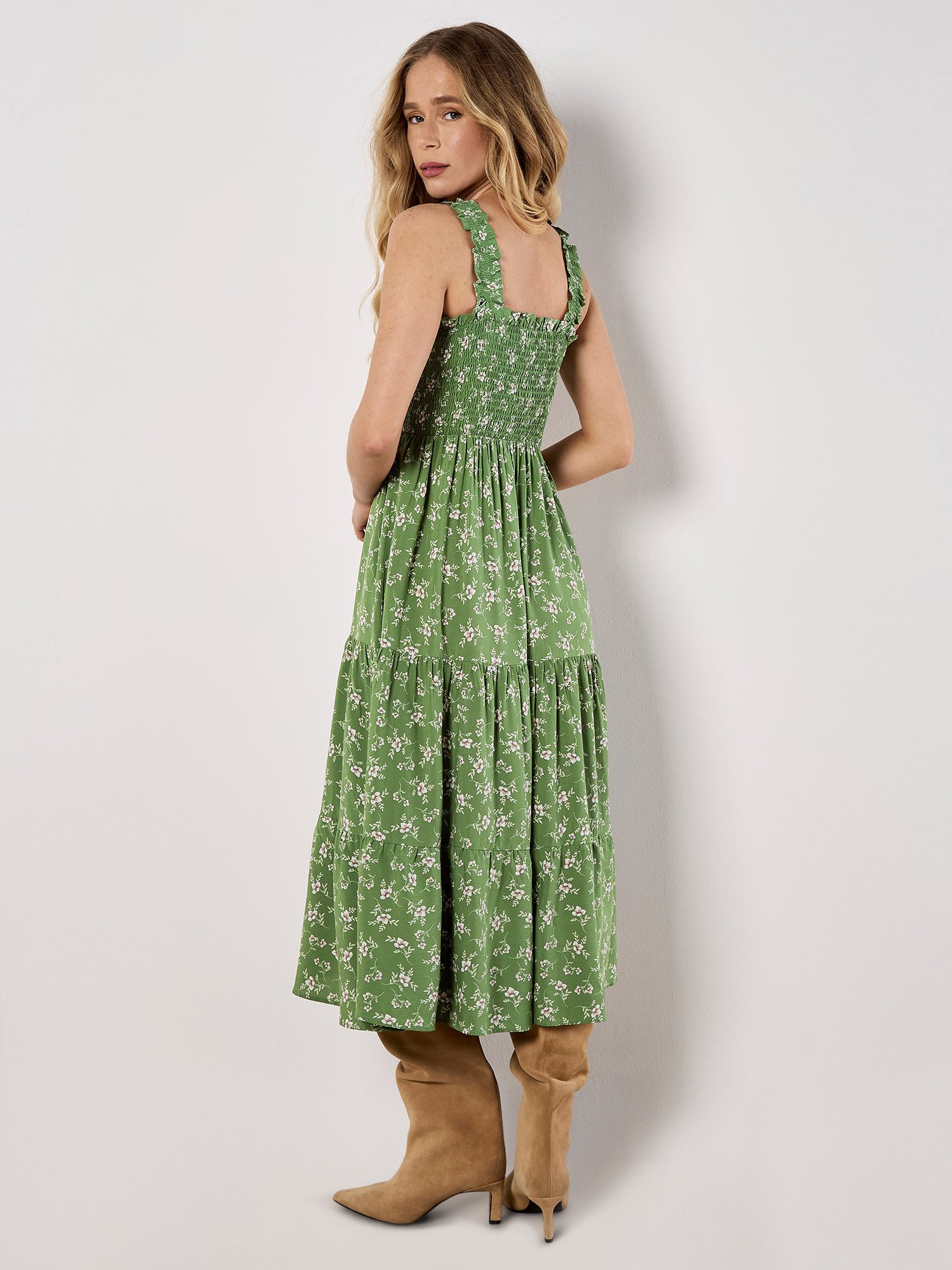 Apricot Midikleid Gestuftes Kleid mit Orchideenprint (Nicht angegeben) mit Smokdetails – Bild 4 von 5