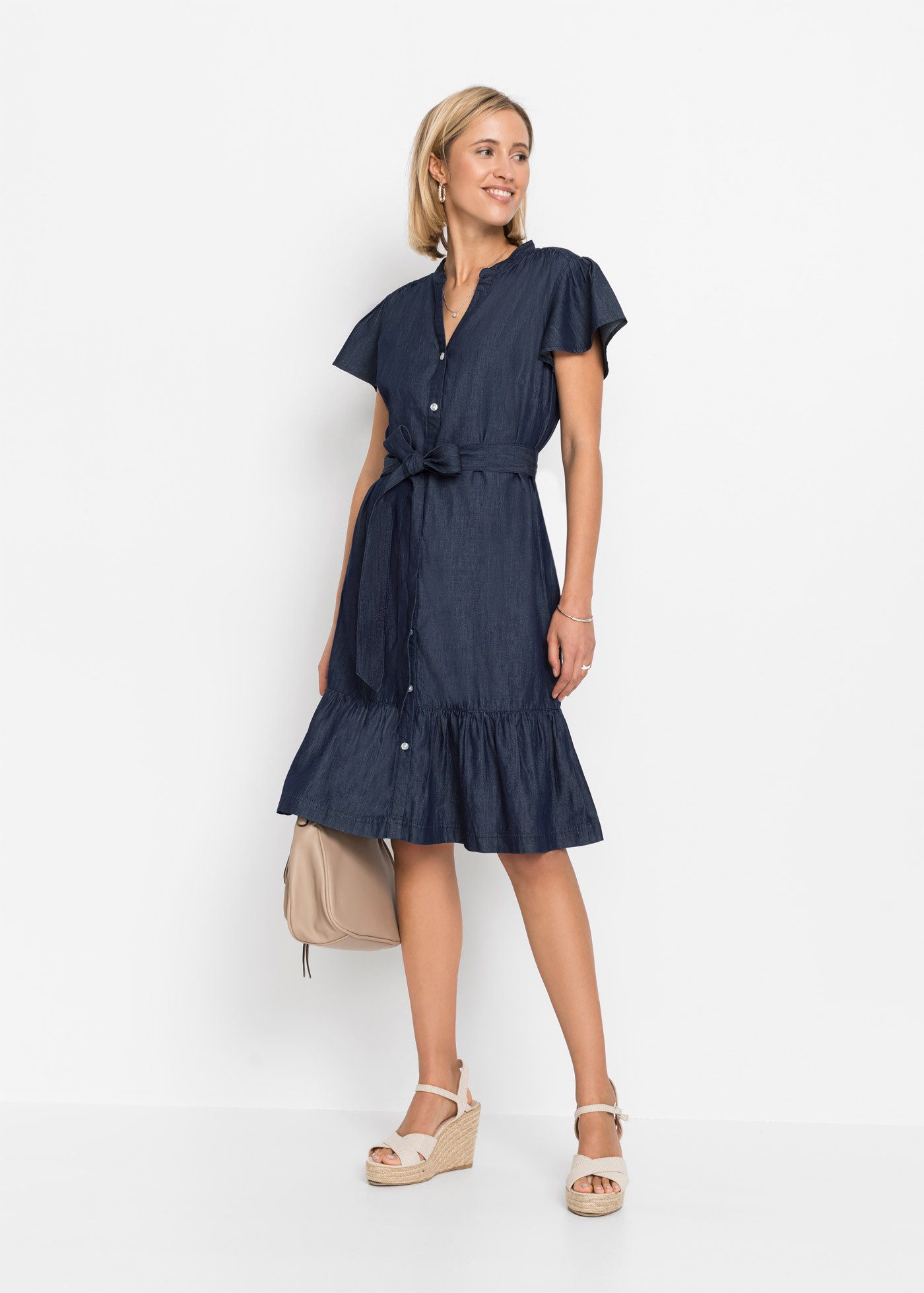 bonprix Jeanskleid (1-tlg) für warme Tage, Kurzarm, aus Baumwolle, figurbetont