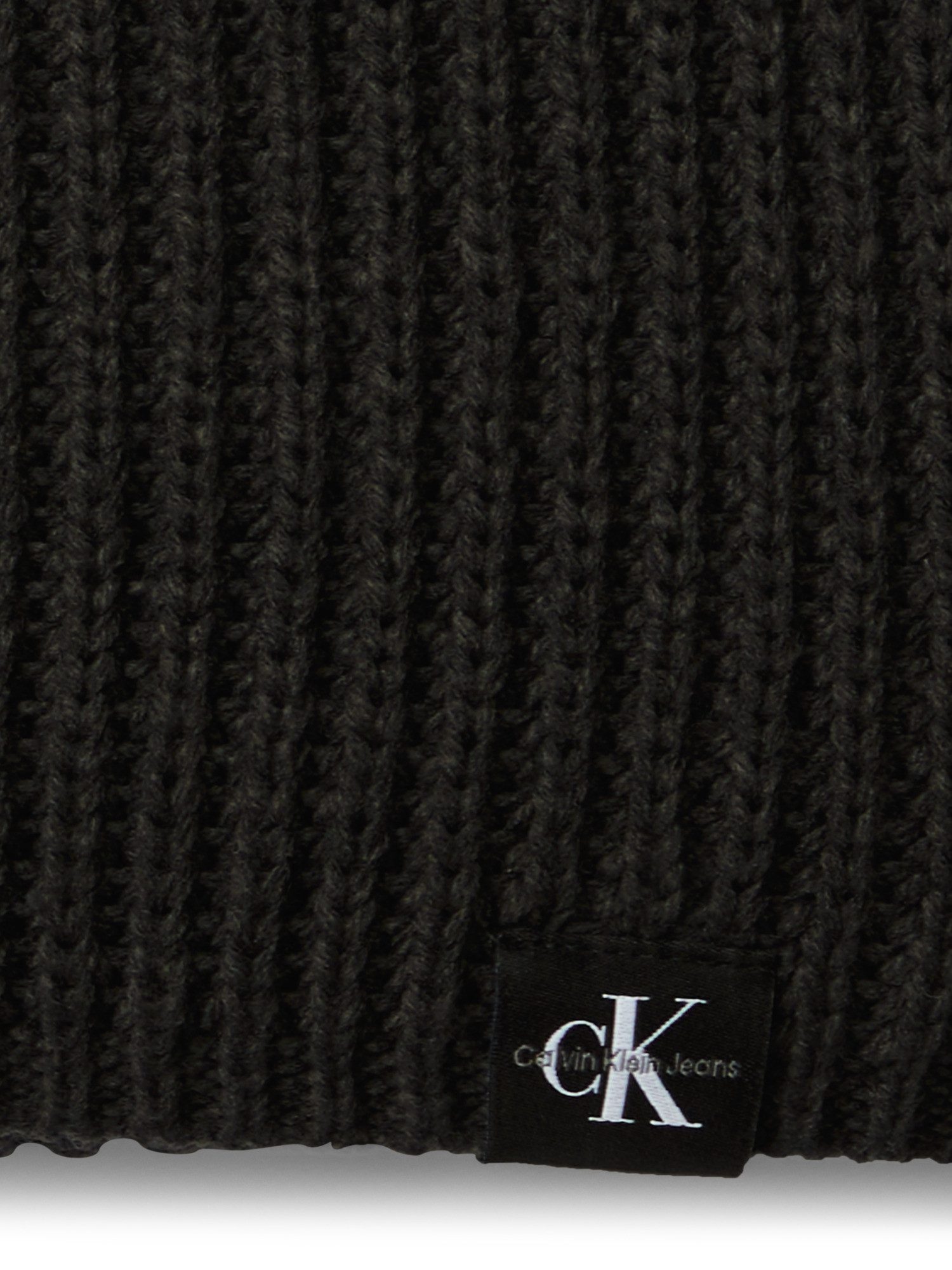 Calvin Klein Jeans Strickmütze Monogram Rib Scarf Beanie Set mit Logopatch – Bild 5 von 5