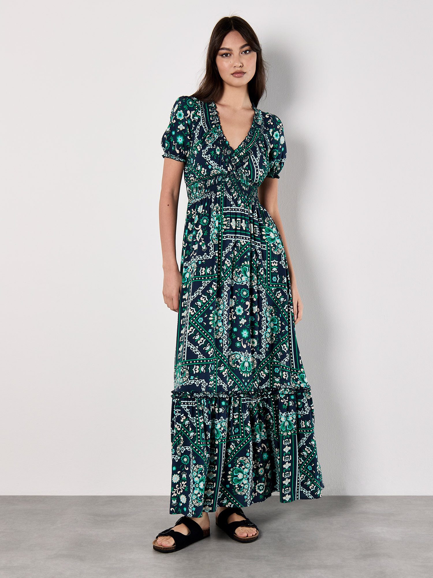 Apricot Druckkleid Gemustertes Maxikleid mit Smokband und Volant