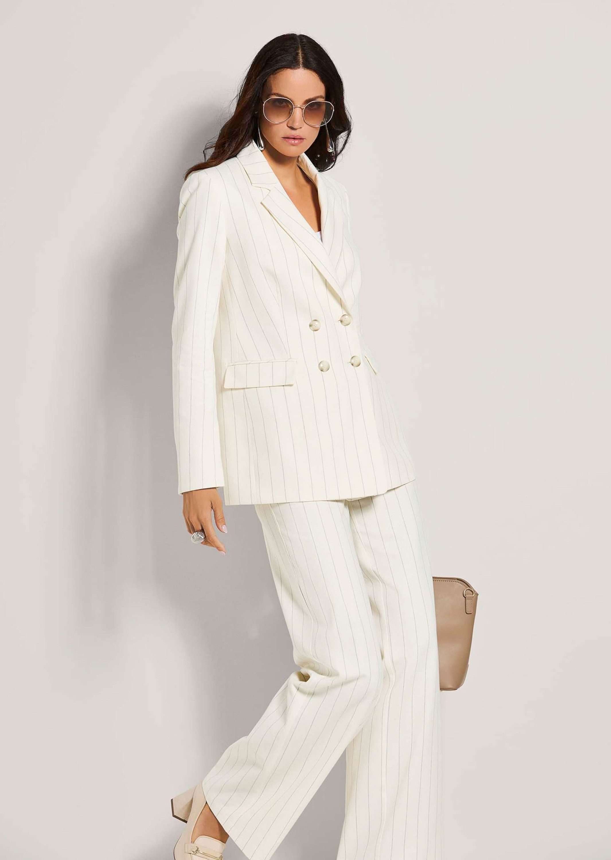MADELEINE short blazer oversized blazer with pinstripes