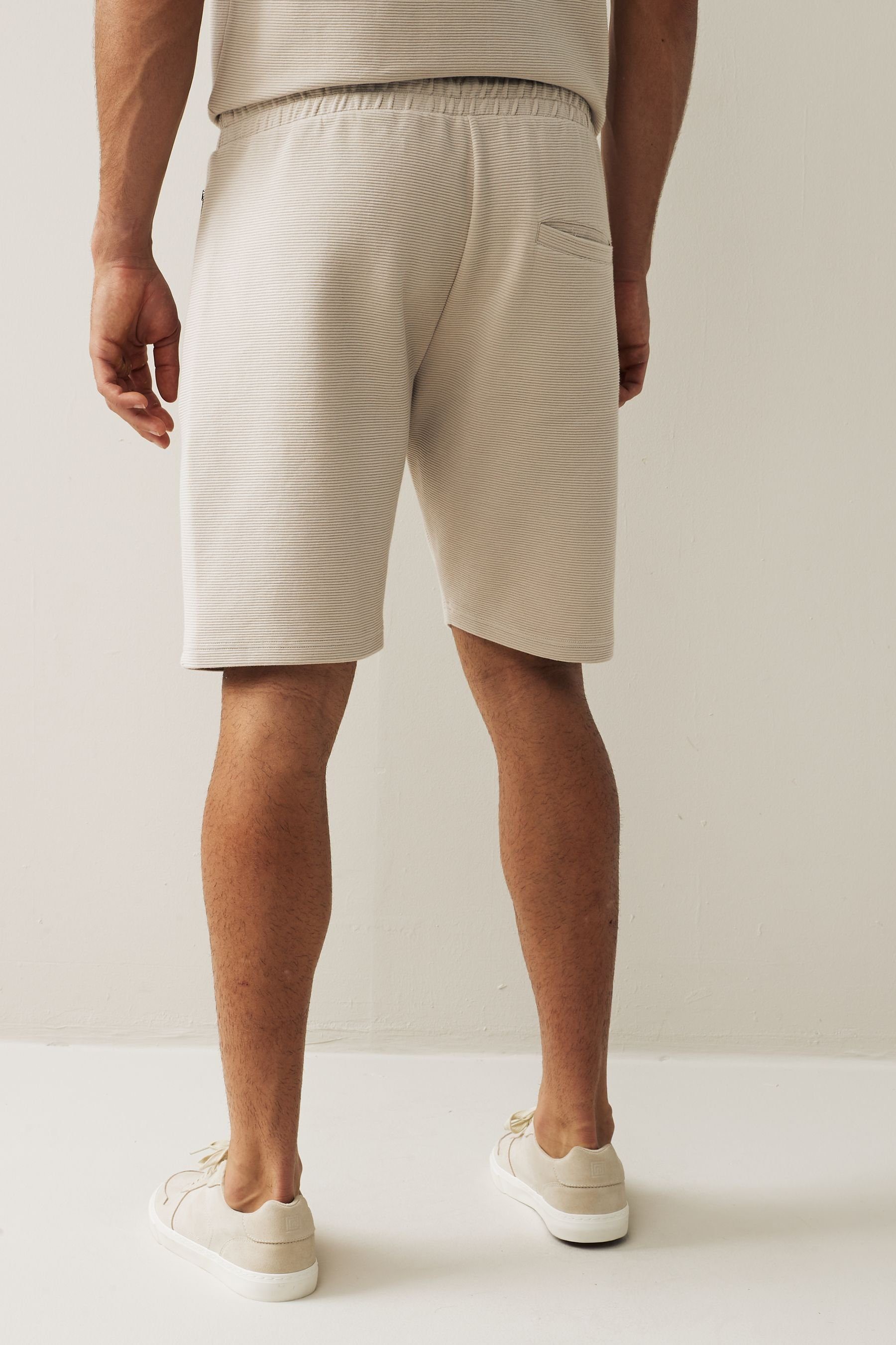 Next Sweatshorts Shorts aus (1-tlg) Jersey Stone strukturiertem