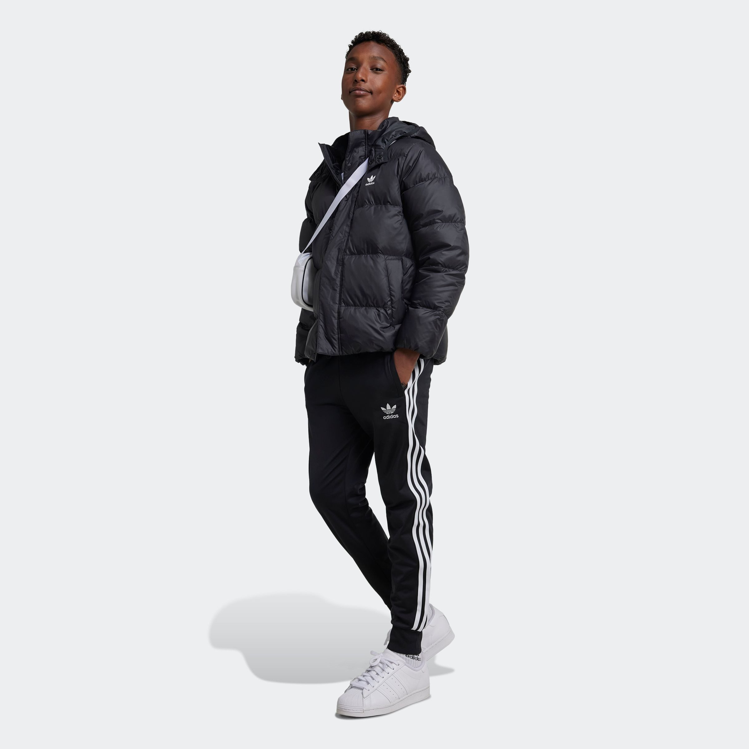 adidas Originals Steppjacke ADICOLOR KIDS mit abnehmbarer Kapuze, lockere Schnittform