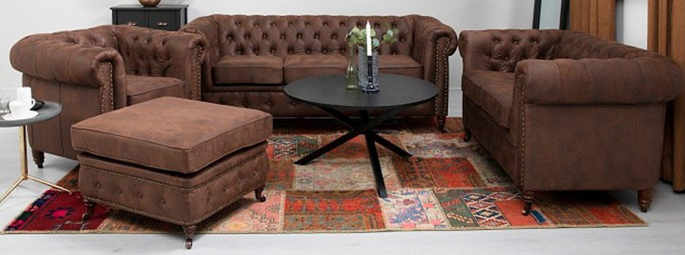 Xlmoebel Chesterfield-Sofa Elegantes Chesterfield-Sofa aus Leder und Textil mit Hocker, Hergestellt in Europa