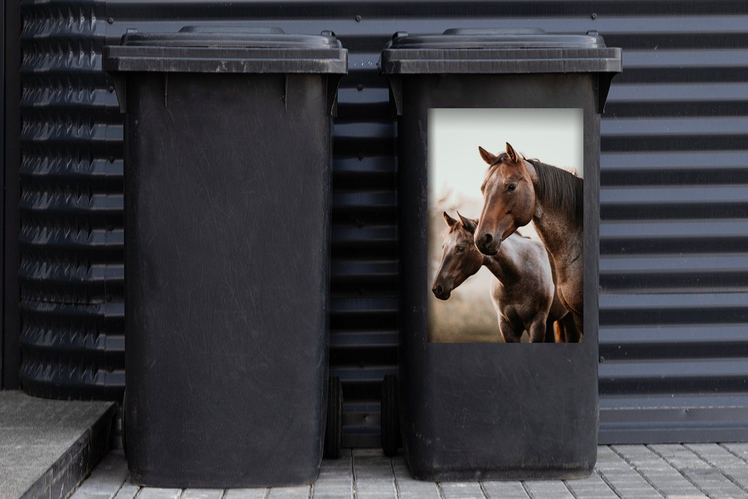MuchoWow Wandsticker Pferde Mülltonne, Sticker, - Braun Natur Container, Mülleimer-aufkleber, (1 St), Abfalbehälter 
