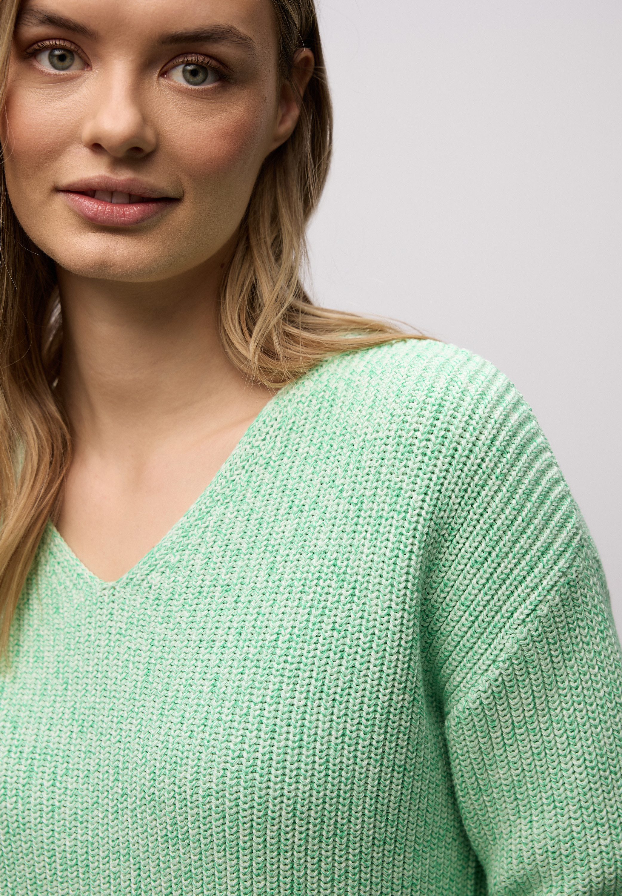 STREET ONE V-Ausschnitt-Pullover mit V-Ausschnitt