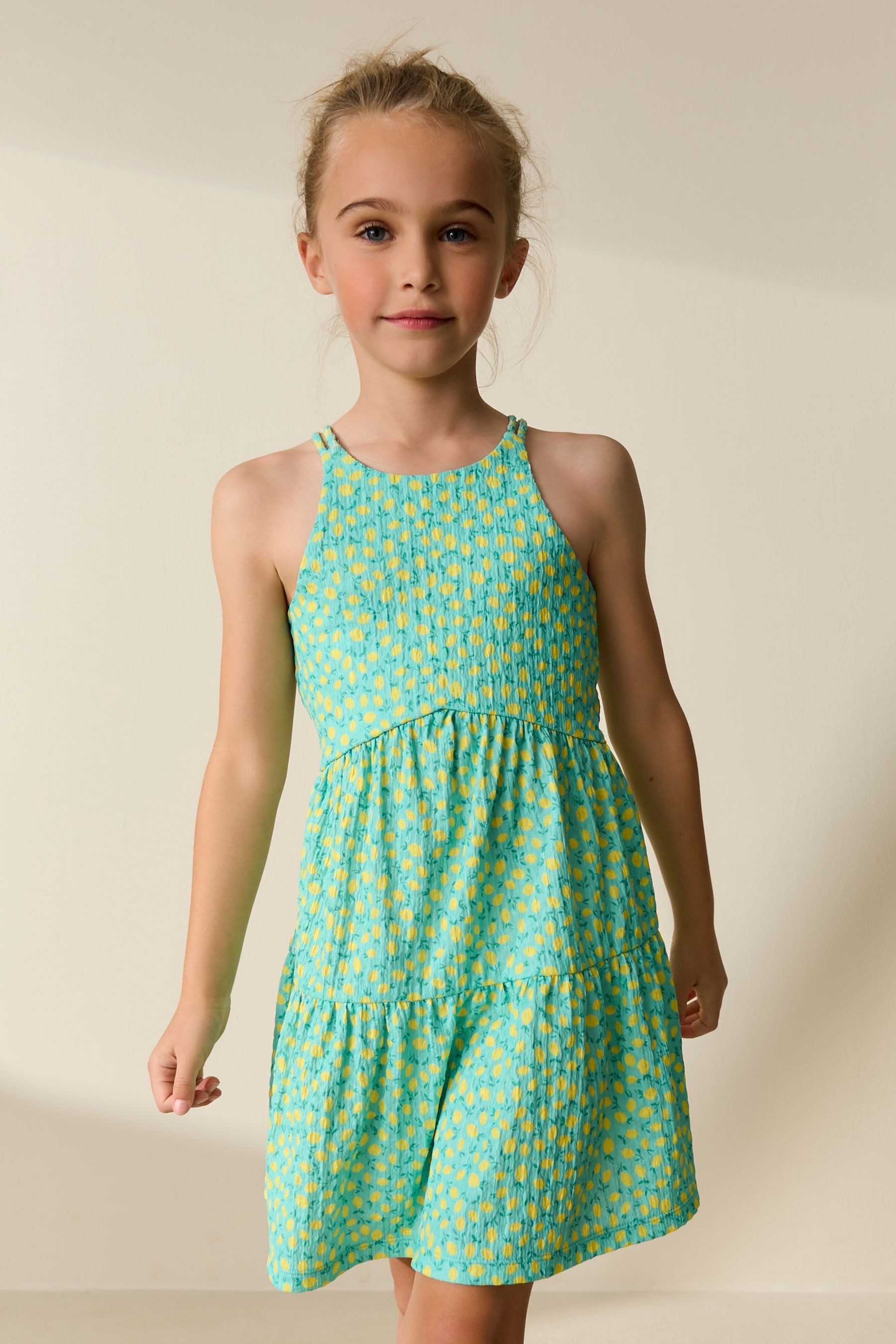 Next Trägerkleid Sommerkleid mit Trägern und Knitteroptik (1-tlg) – Bild 5 von 5